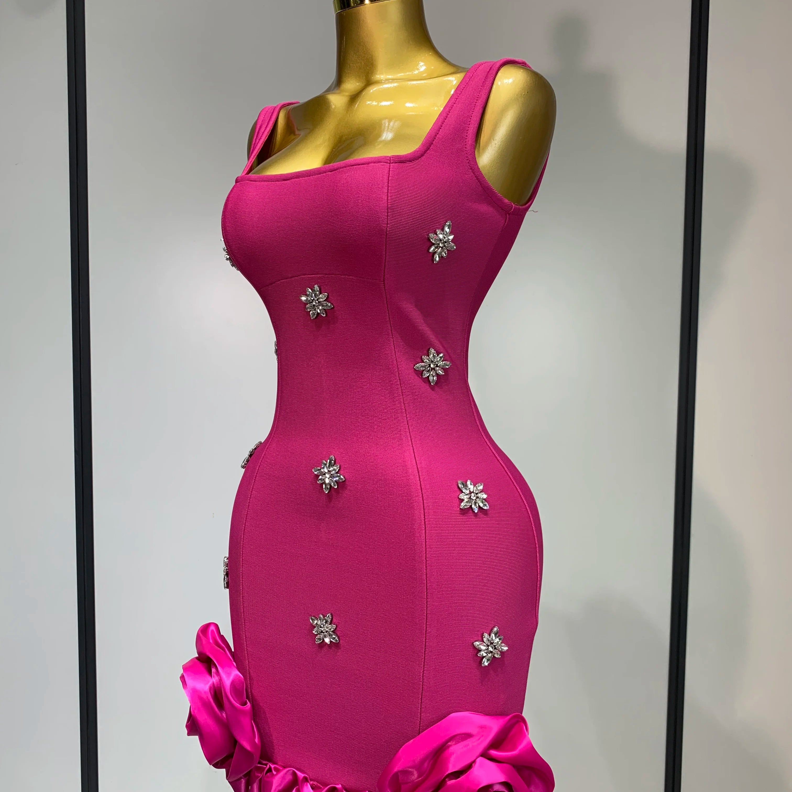 Shining Diamonds Sleeveless Sexy Bodycon Mini Bandage Dress Ruffles Celebrate Evening Party Luxury Birthday Outfit Vestido