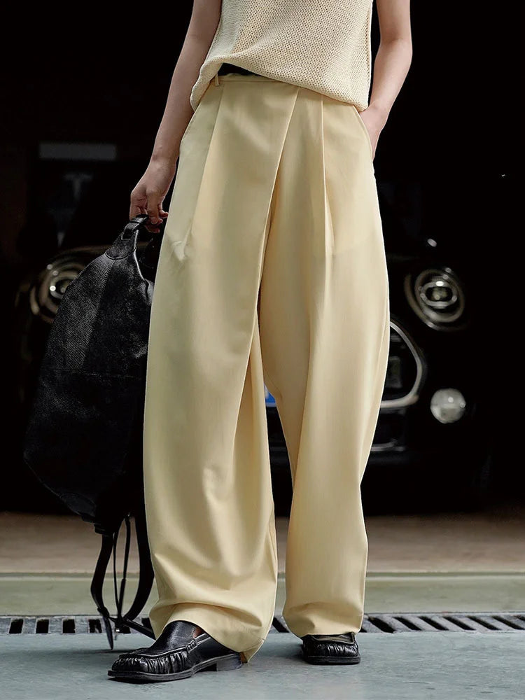 [LANMREM] Minimalism Irregular Pleated Pants Women Solid Straight Wide Leg Pants Korean Style Clothing Spring New 26D2368 Khaki