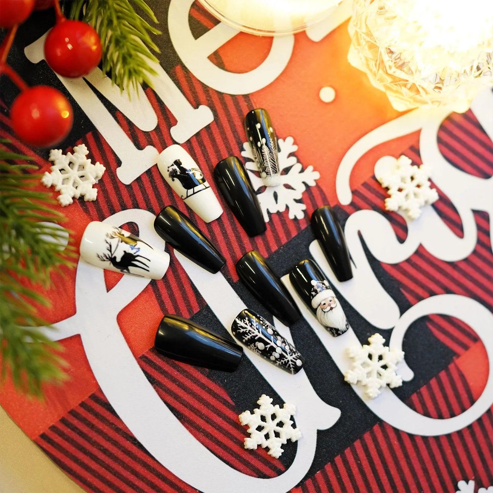 24Pcs Black/White False Nails Medium Length Coffin Christmas Nails Press On Full Cover Acrylic False Nails Santas/Deer Printed