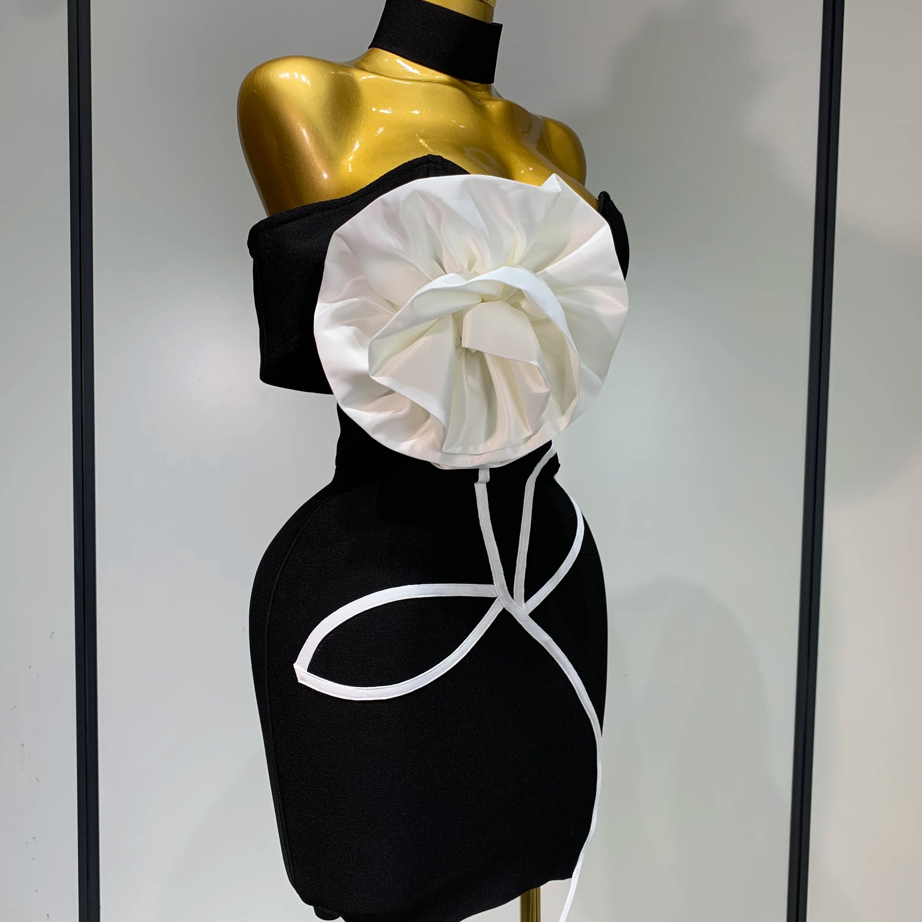 Women Sexy Off Shoulder White Flower Black Mini Bodycon Bandage Dress Luxury 2025 Celebrity Evening Club Elegant Party Gowns