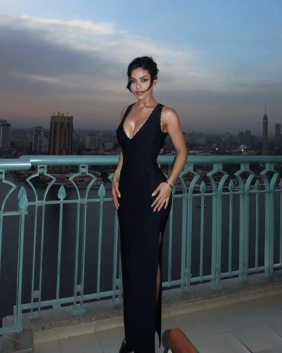 Black Color Women Sleeveless Sesxy V-Neck Lace Bodycon Long Bandage Dress Fashion Celebrate Evening Party Birthday Cocktail Wear