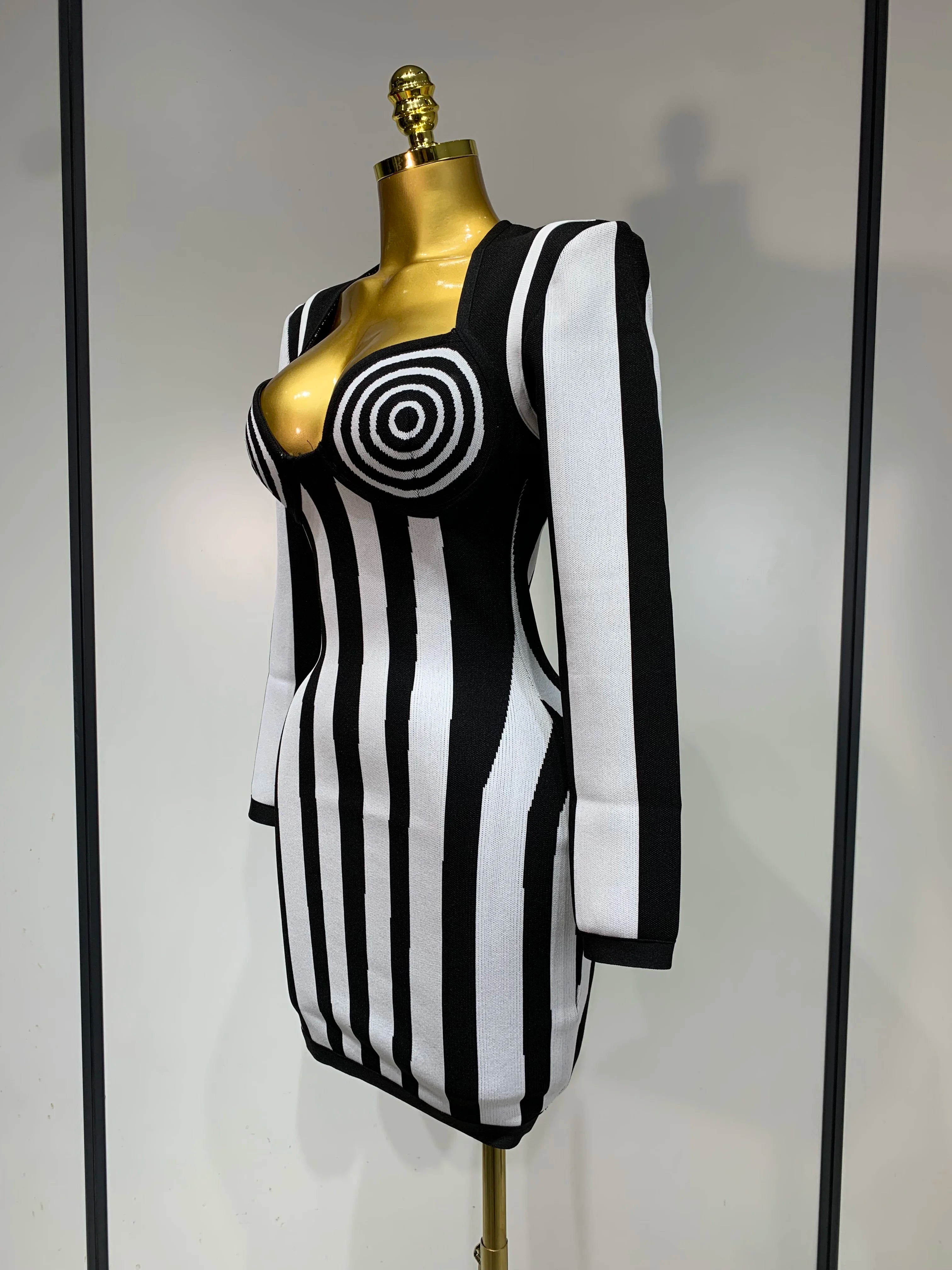 WomenLuxury Sexy Long Sleeve Stripe Black White Mini Bandage Dress 2025 Knitted Celebrity Elegant Evening Club Birthday Dresses