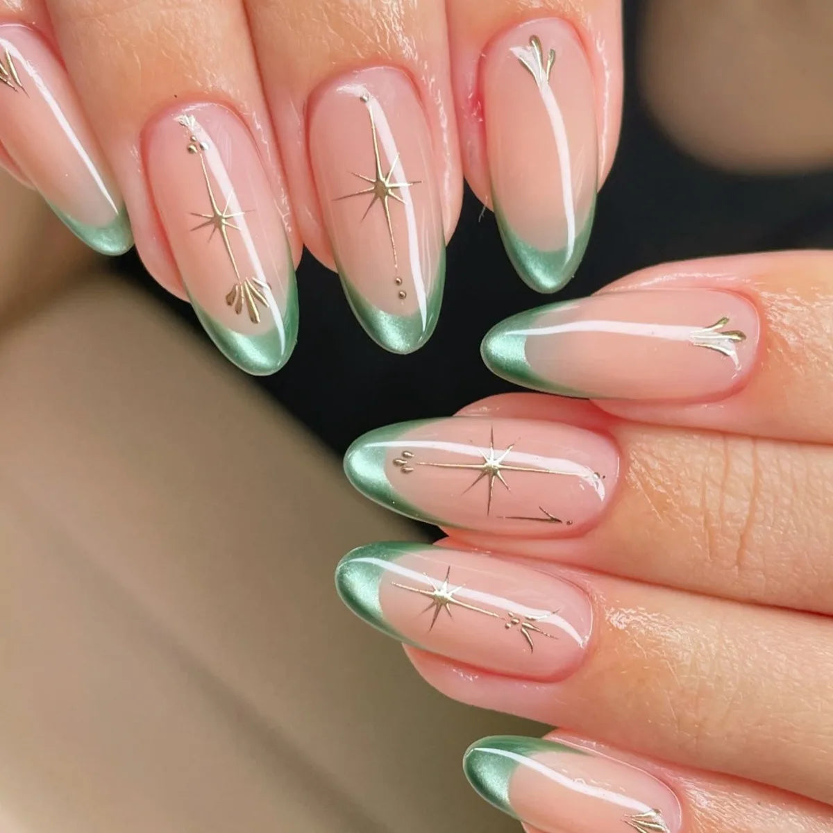 24Pcs 3D Green Ripple Design False Nails Cat's Eye French Almond Fake Nail Tips Leaves Pattern Removable Oval Press on Nails 1989