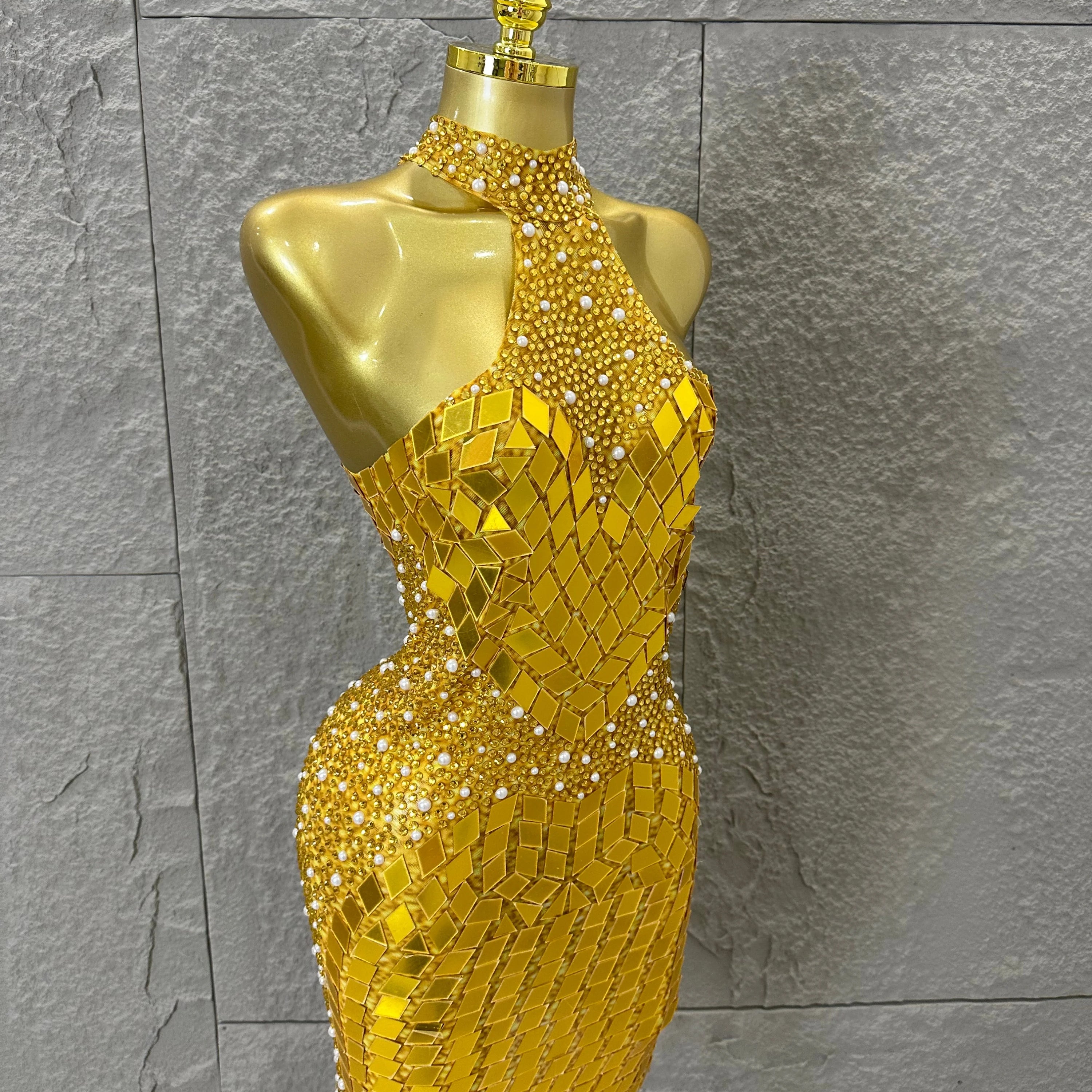 Luxury Black Gold Red Halter Neck Bandage Mini Dress Diamond Mirror Pearl Embellished Bodycon Formal Evening Gown