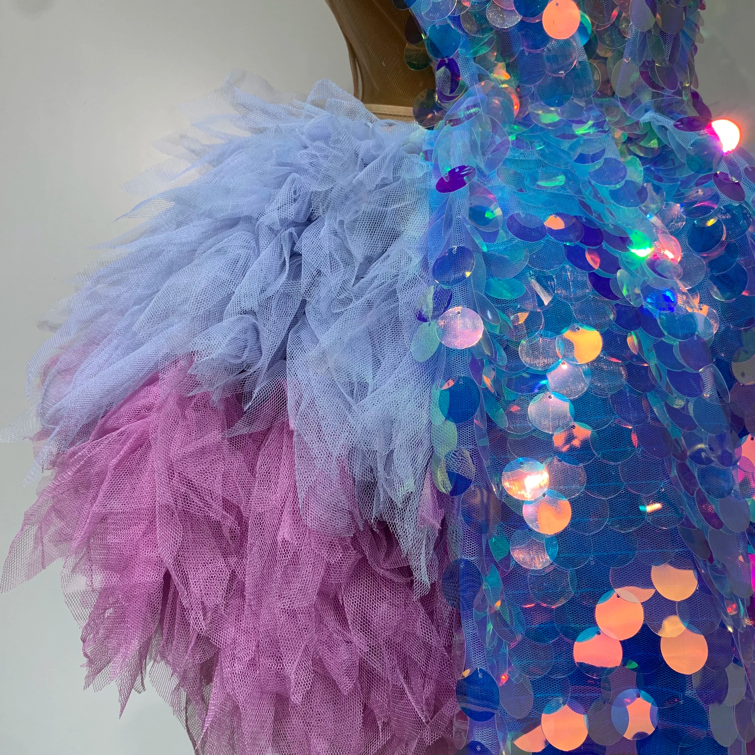 Sparkly Sequins Ruffles Two Pieces Set Sexy Backless Top Skirt Set Nightclub Performance Dance Dress Singer Stage Outfit