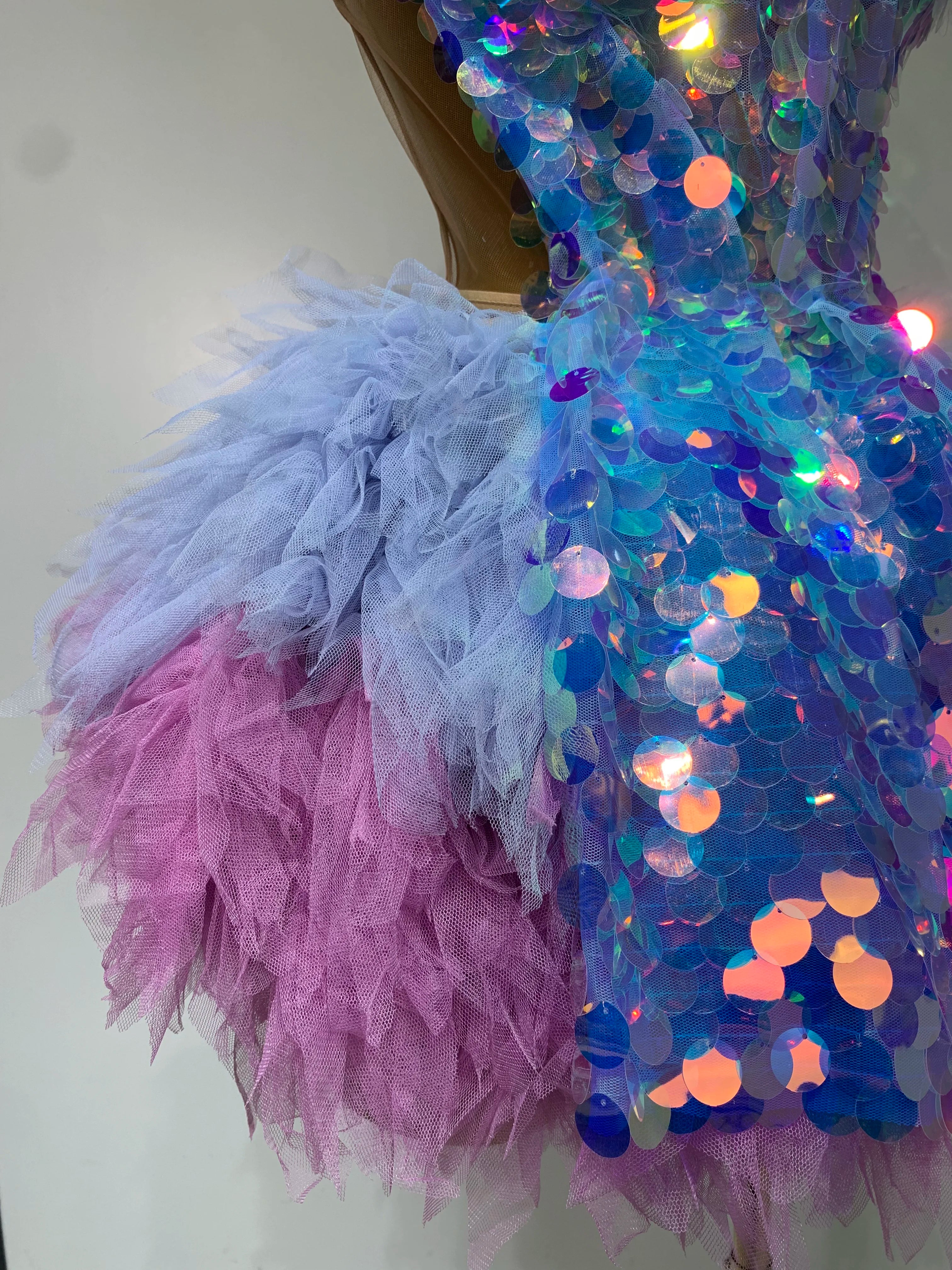 Sparkly Sequins Ruffles Two Pieces Set Sexy Backless Top Skirt Set Nightclub Performance Dance Dress Singer Stage Outfit