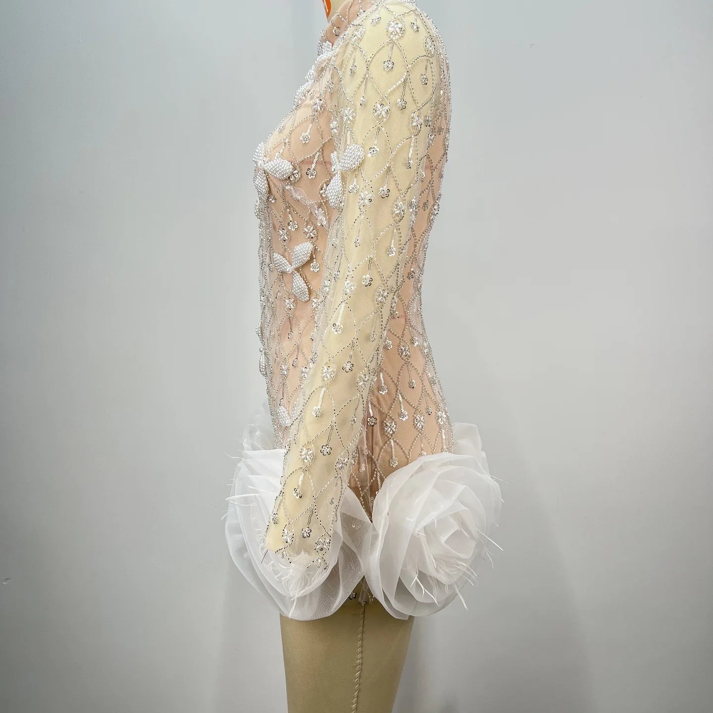 Luxury Exquisite Beading White Flowers Sexy See Through Mini Evening Dress Woman Birthday Party Dress Performances Costume