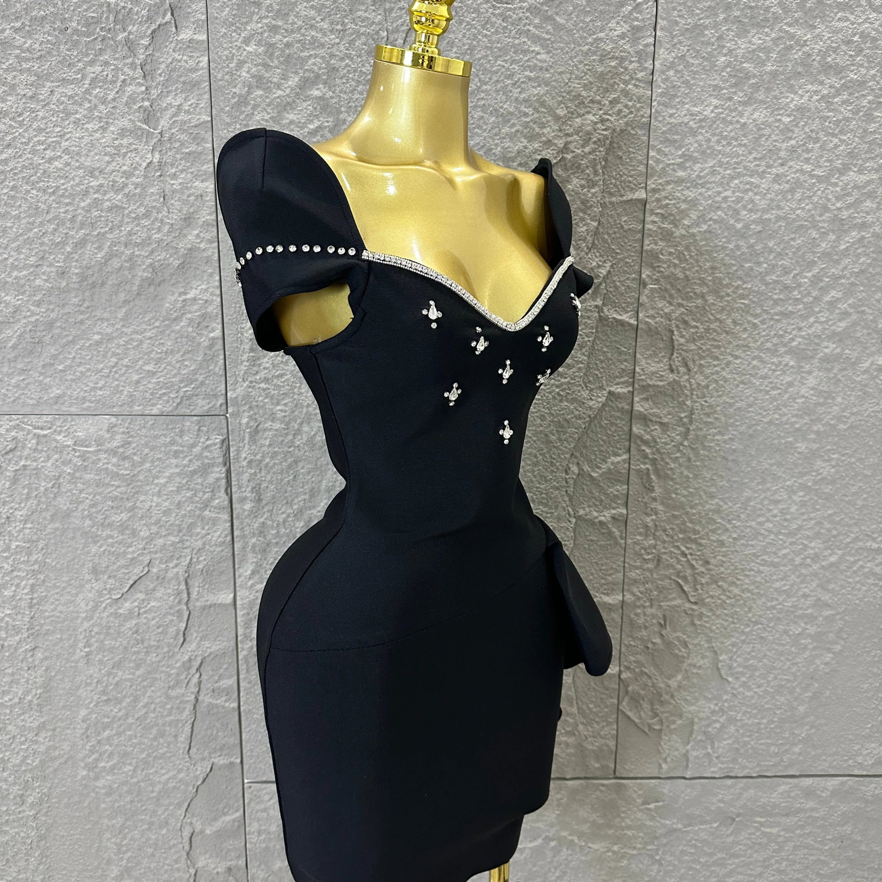 Elegant Black Red Off-Shoulder Mini Dress Women Sexy Crystal Embellished Ruffle Waist Bodycon Outfit Formal Event Party Costume