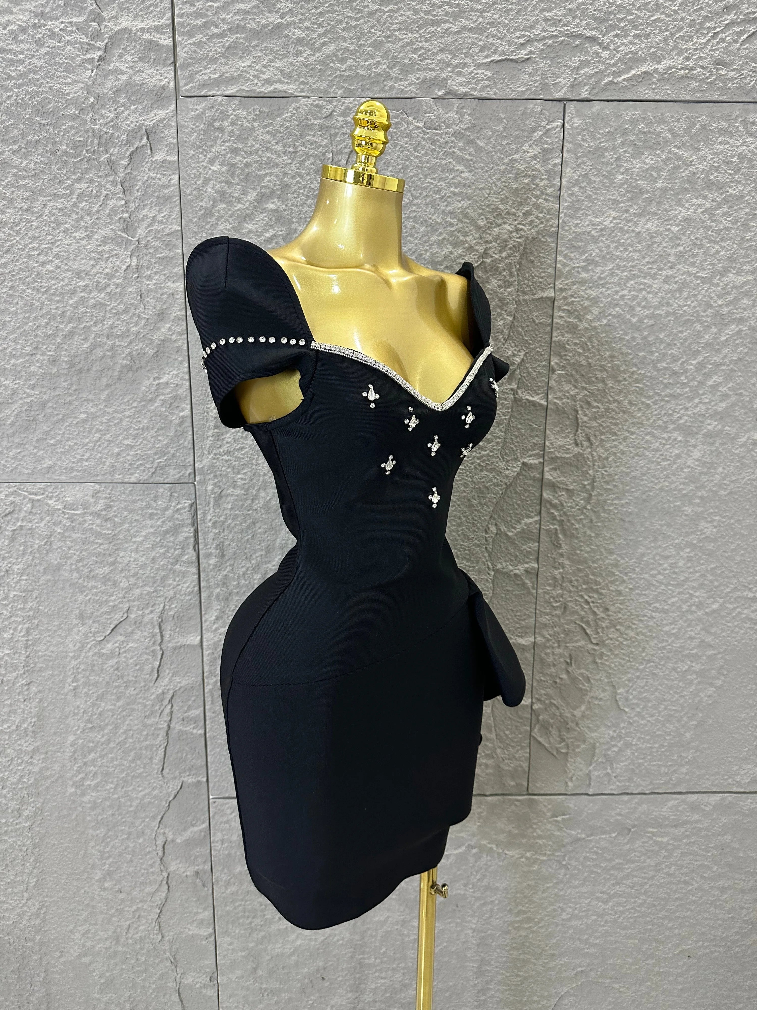 Elegant Black Red Off-Shoulder Mini Dress Women Sexy Crystal Embellished Ruffle Waist Bodycon Outfit Formal Event Party Costume