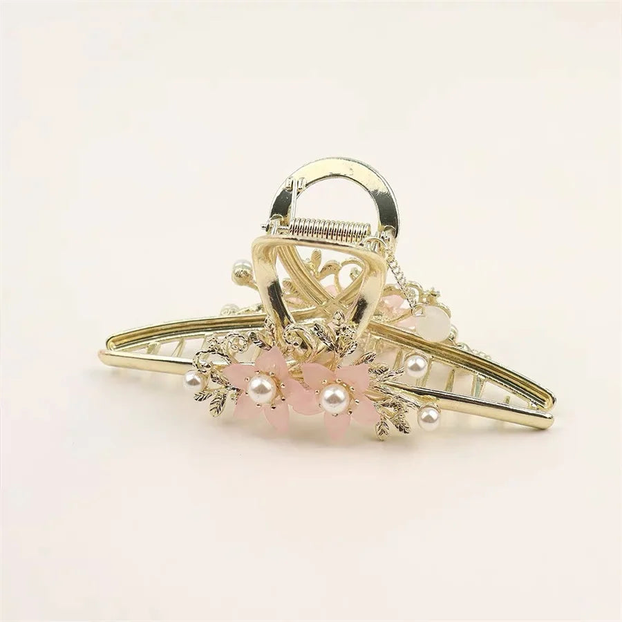 New Fashion pearl crystal flower Metal Hair Claw Clips Simple Non Slip Gold retro Barrettes Hair Jaws For Women Girls Daily gift 3