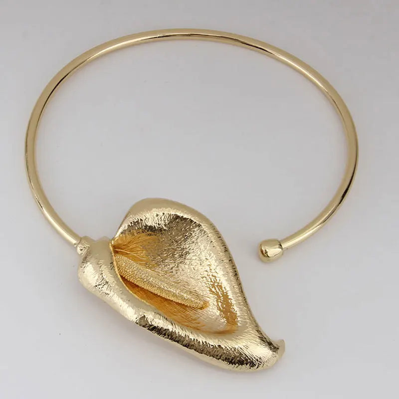 Bilandi Fashion Jewelry European and American Design Metal Flower Choker Necklace For Women Accessories Gifts Trend New Gold Color