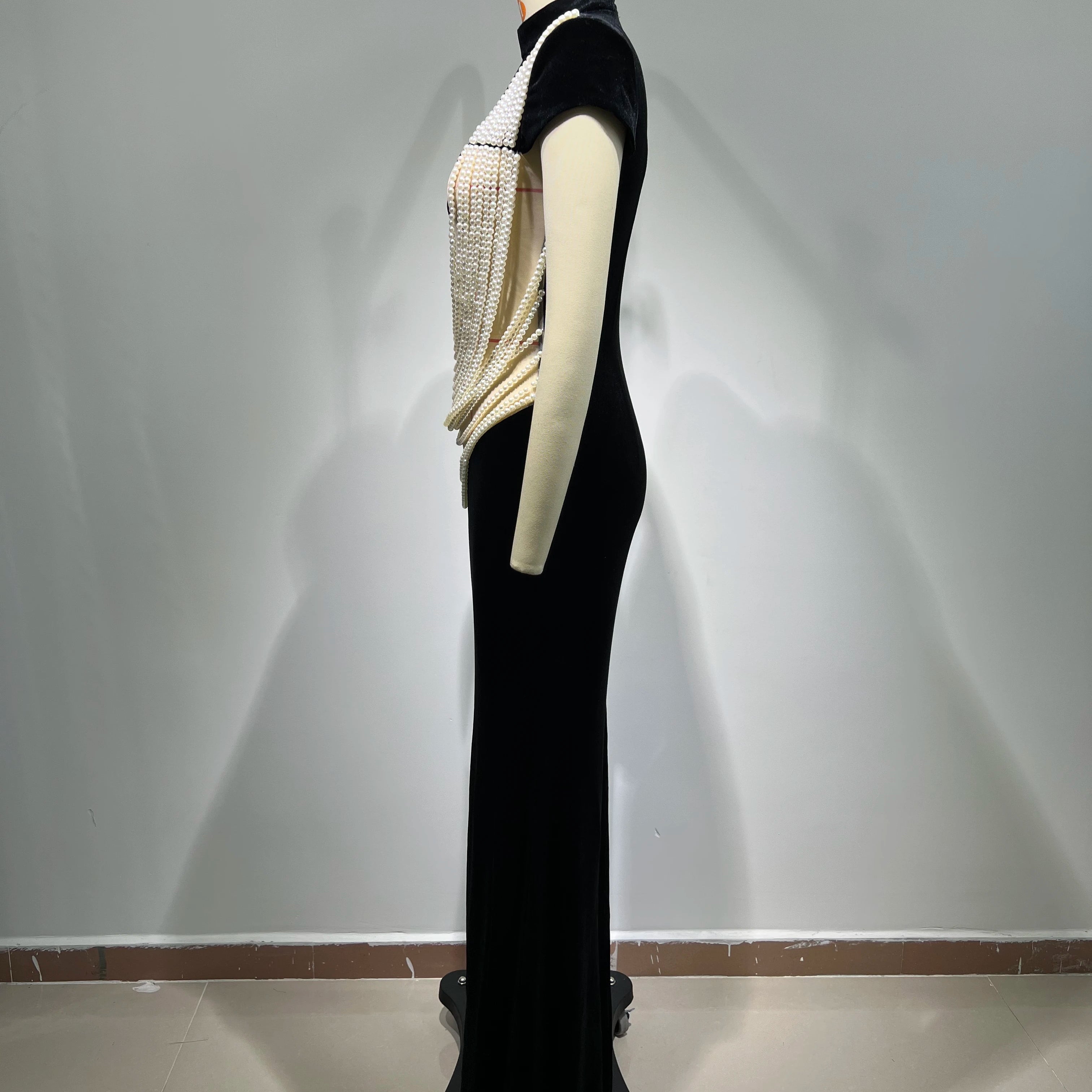 Pearl String Sexy Hollow Out Black Velvet Long Dress Elegant Woman Evening Party Dress Red Carpet Goddess Vestido