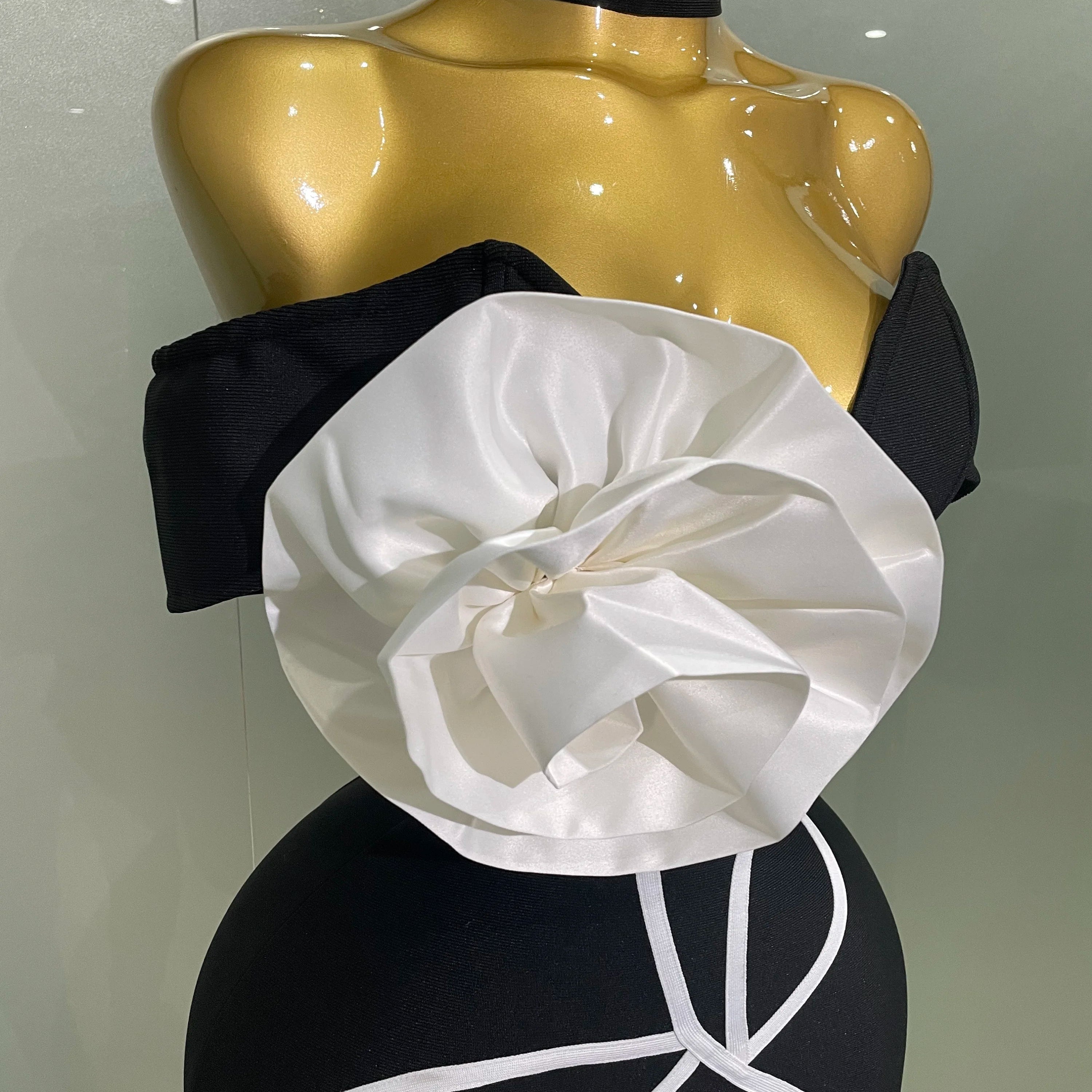 Women 2025 New Sexy Off Shoulder White Flower Black Mini Bodycon Bandage Dress Luxury Celebrity Evening Club Elegant Party Gowns