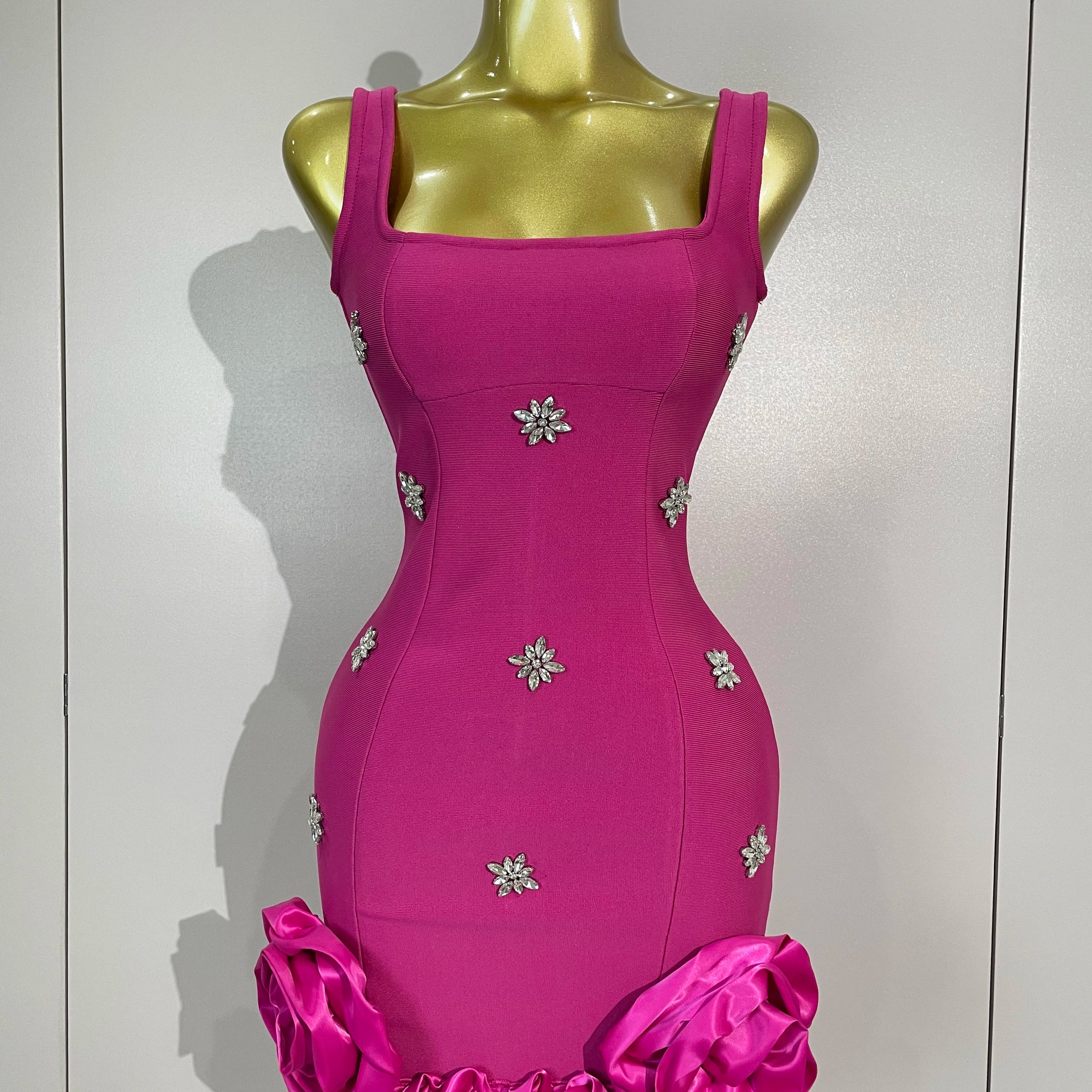 2025 New STyle Shining Crystal Women Sleeveless Bodycon Mini Bandage Dress Elegant Ruffles Cute Birthday Party Celebrate Dress Rose Red