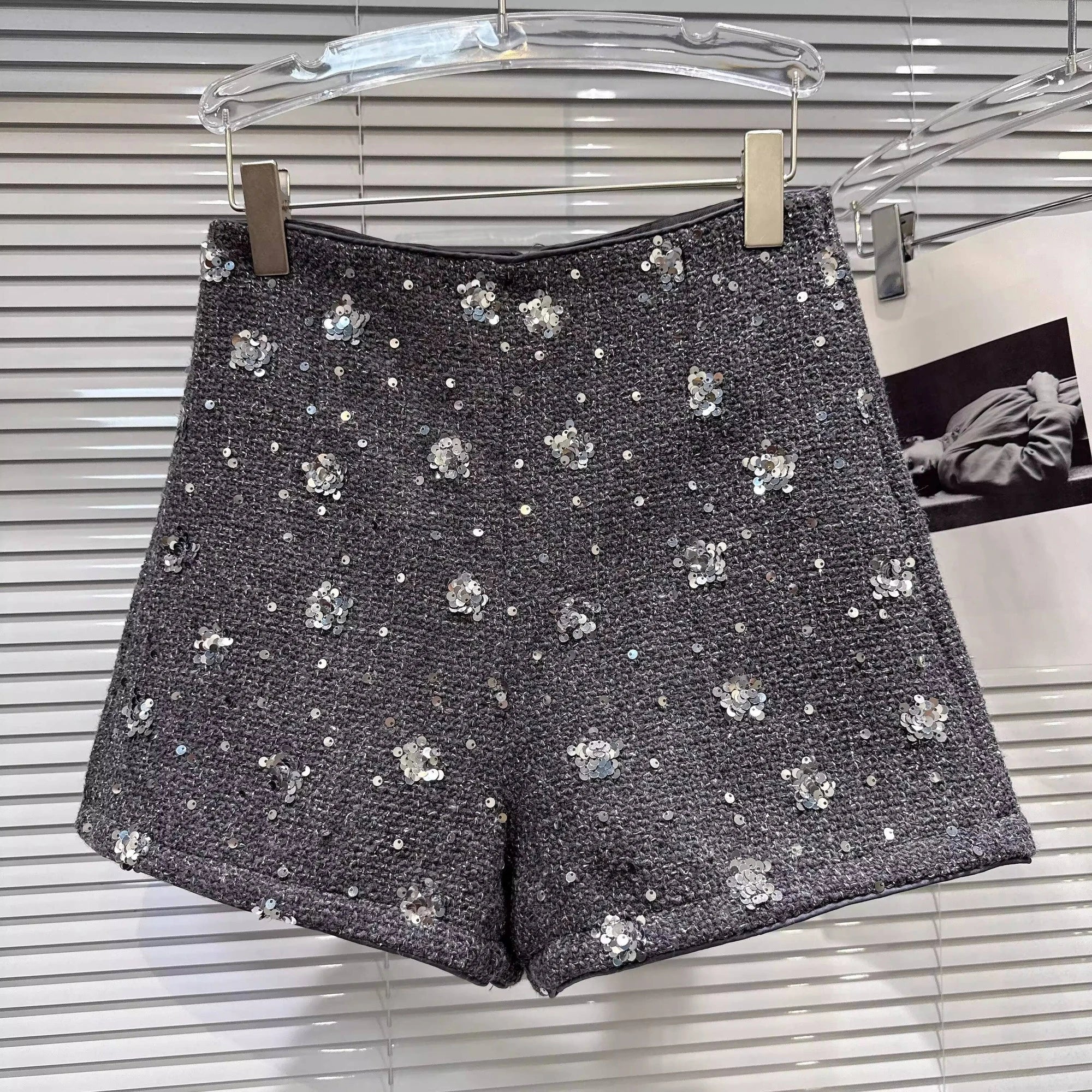 Winter New Fashion Sequin Flower Embroidery Tweed Short Pants For Women High Waist Wide-leg Shorts Female 11A07658 Gray