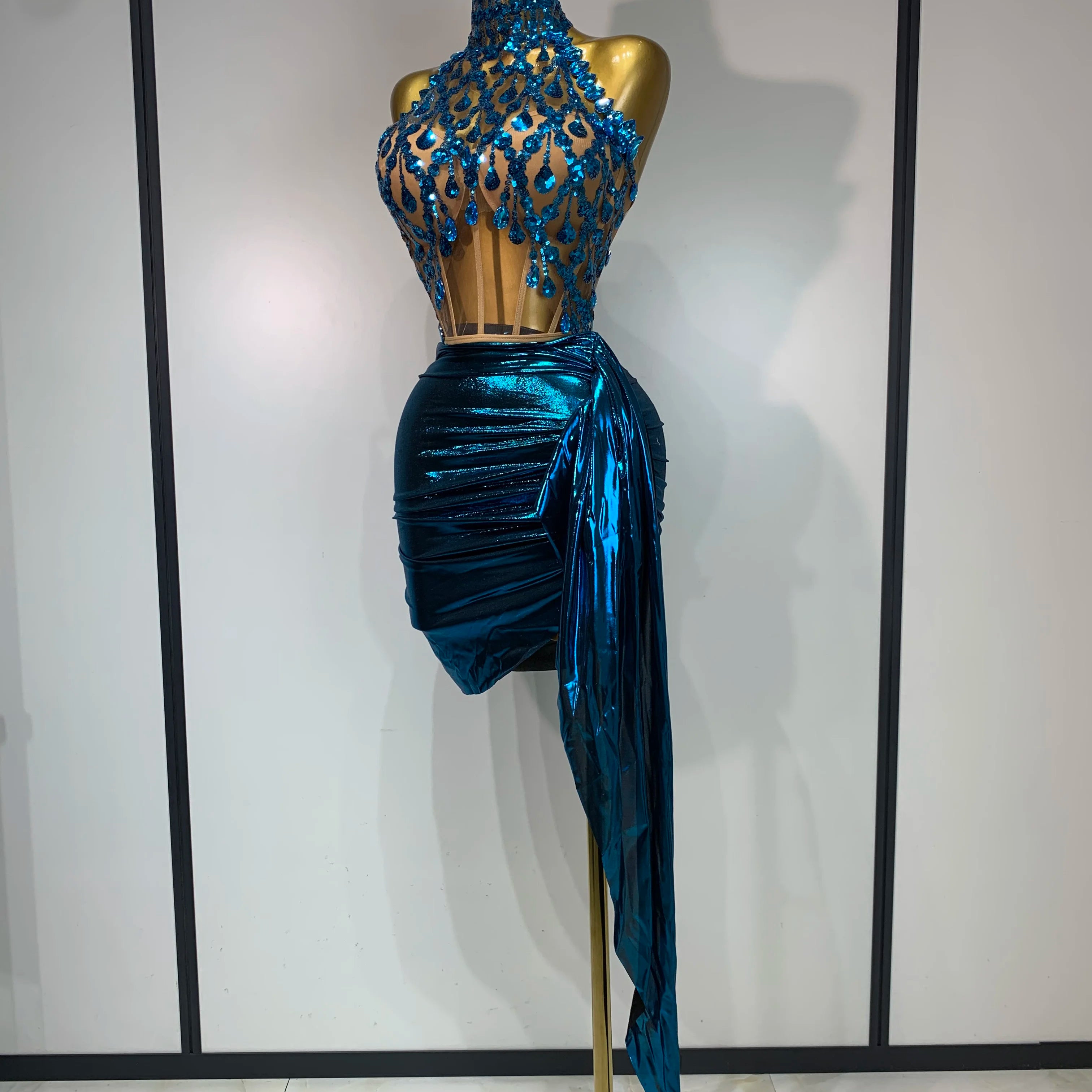 Luxury Rhinestone Sequined Backless Sexy Top Skirt Set Celebrate Evening Party Prom Gowns 2025 Nightclub Singer Stage Outfit