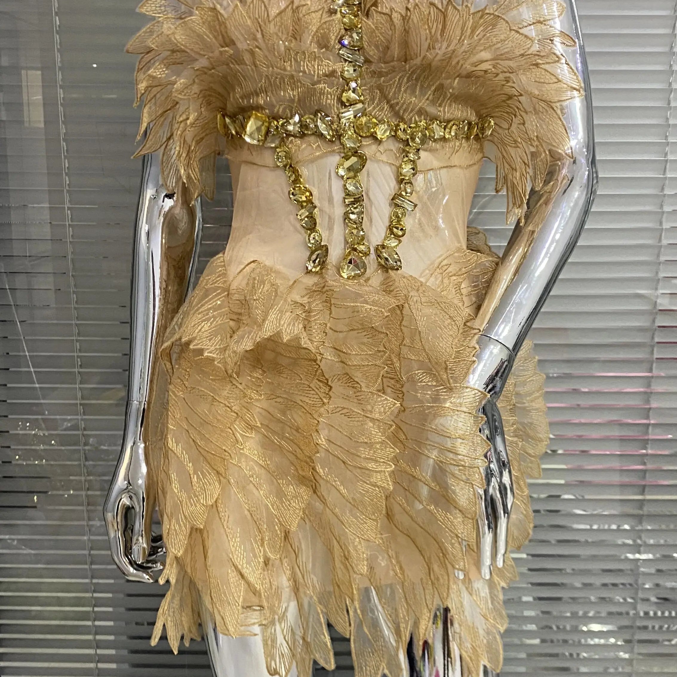 New White Color Women Sexy Off the Shoulder Hlater Bodycon Mini Dress Crystal Nightclub Party Celebrate Birthday Dress Gold