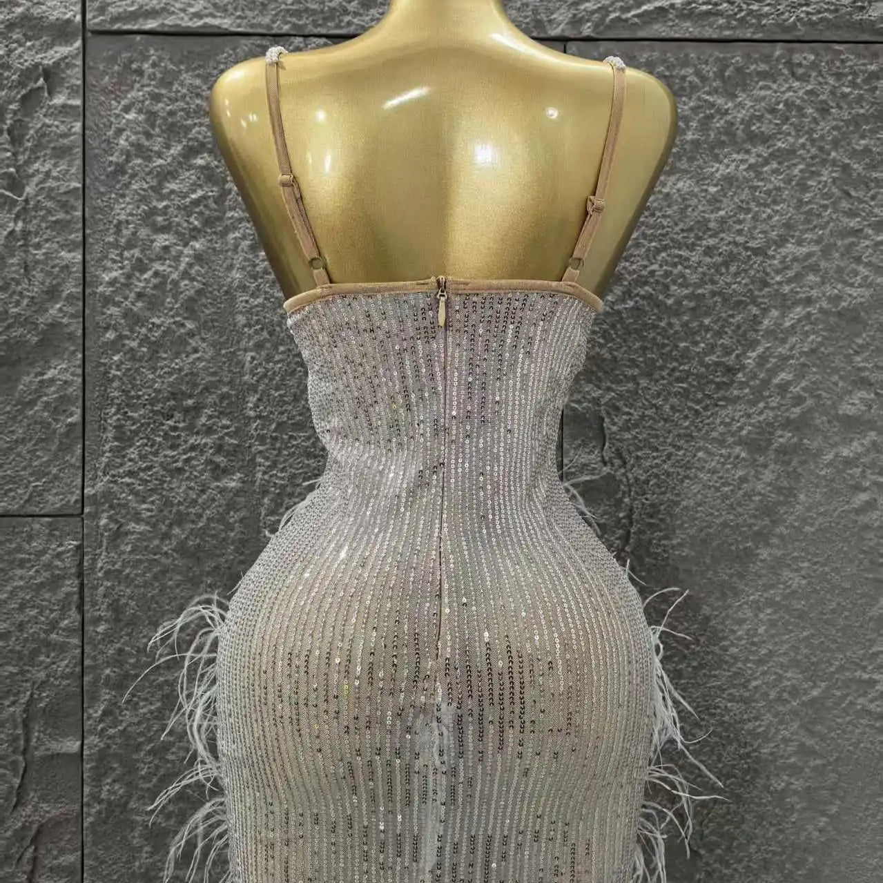 White Color Women Sleeveless Sexy V-Neck Feathers Beading Bodycon Mini Dress Celebrate Nightclub Party Bar Singer Fashion Outfit