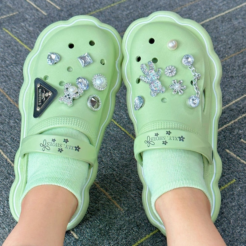 Woman Beach Slipper Cute Cartoon Diamond Deco for Hole Shoes Antislip Thicken Shoes for Women 2024 Flat Garden DIY Hole Slippers
