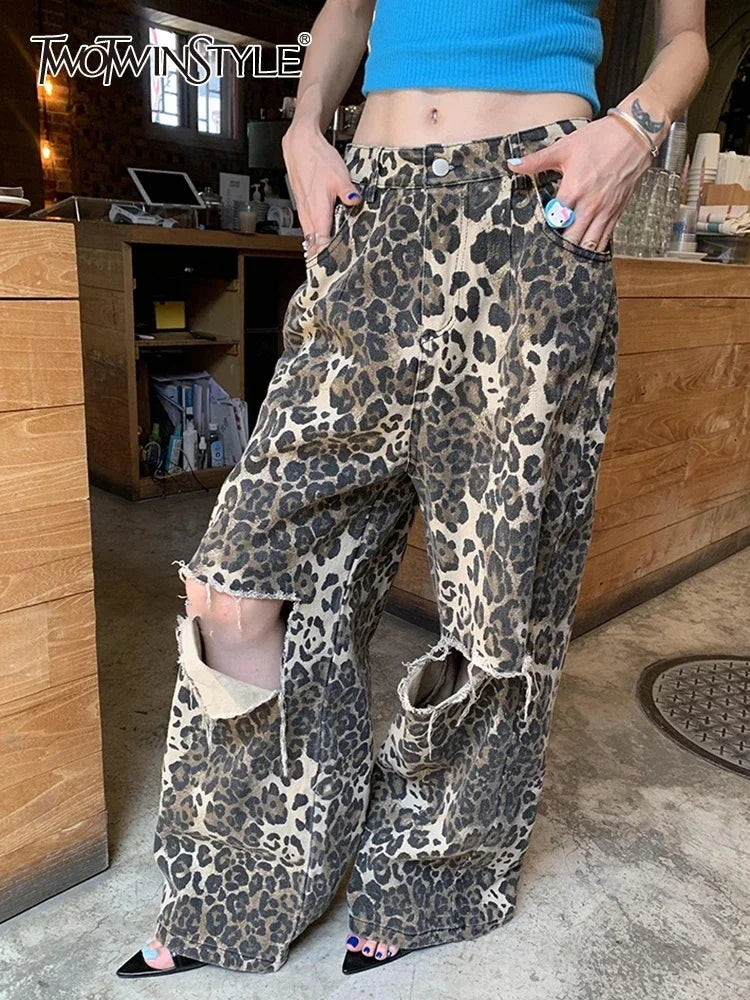 Ripped Hole Baggy Jeans for Women Wide Leg Denim Pants Leopard Print Fashion Streetwear Pants Oversized Straight Pants Leopard Print