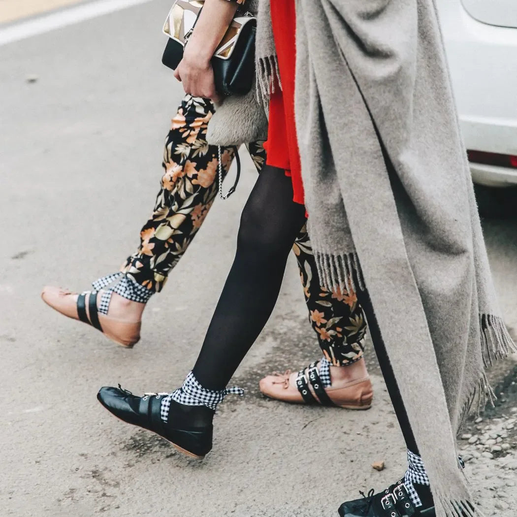 Luxury Brand Designer Ankle Strap Ballet Flats Buckles Silk Ballerina Shoes Woman Cross Strappy Satin Bowknot Mary Janes