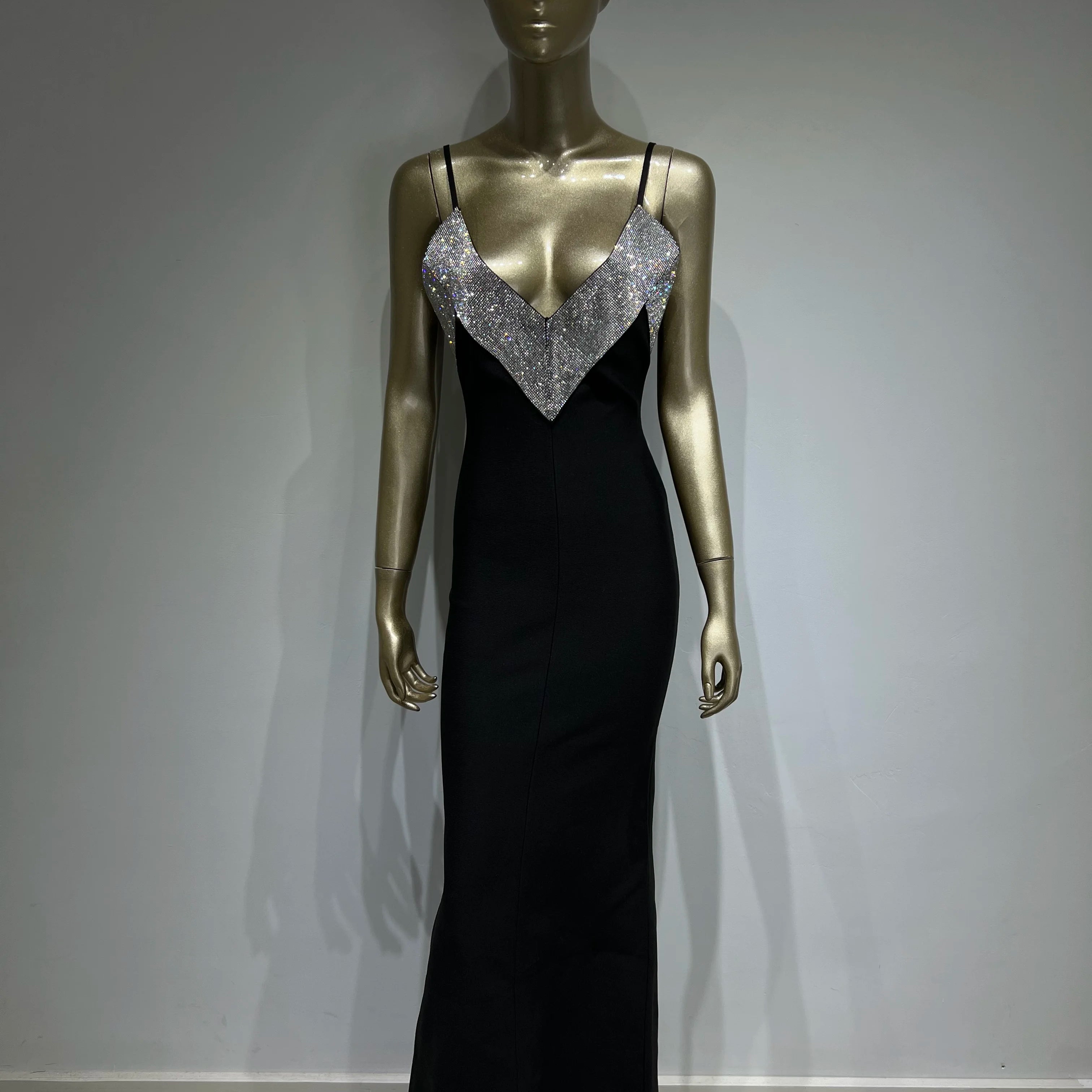 Women Summer Sexy V Neck Backless Crystal Black Diamonds Maxi Long Bandage Dress 2023 Knitted Elegant Evening Club Party Dress