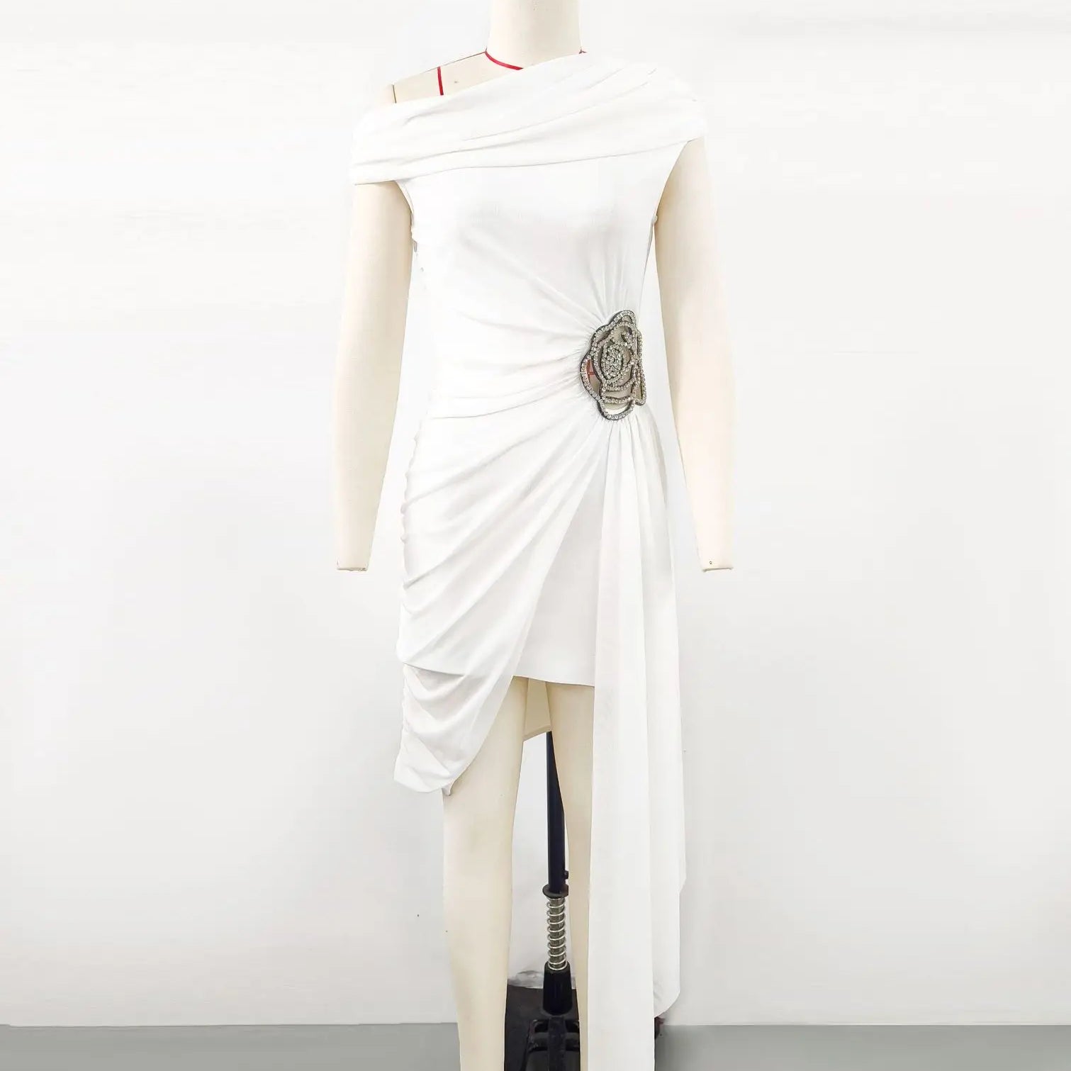 Black White Women Sexy Spandex Waist Diamond Bodycon Draped Mini Dress Nightclub Party Celebrate Cocktail Fashion Dress WHITE