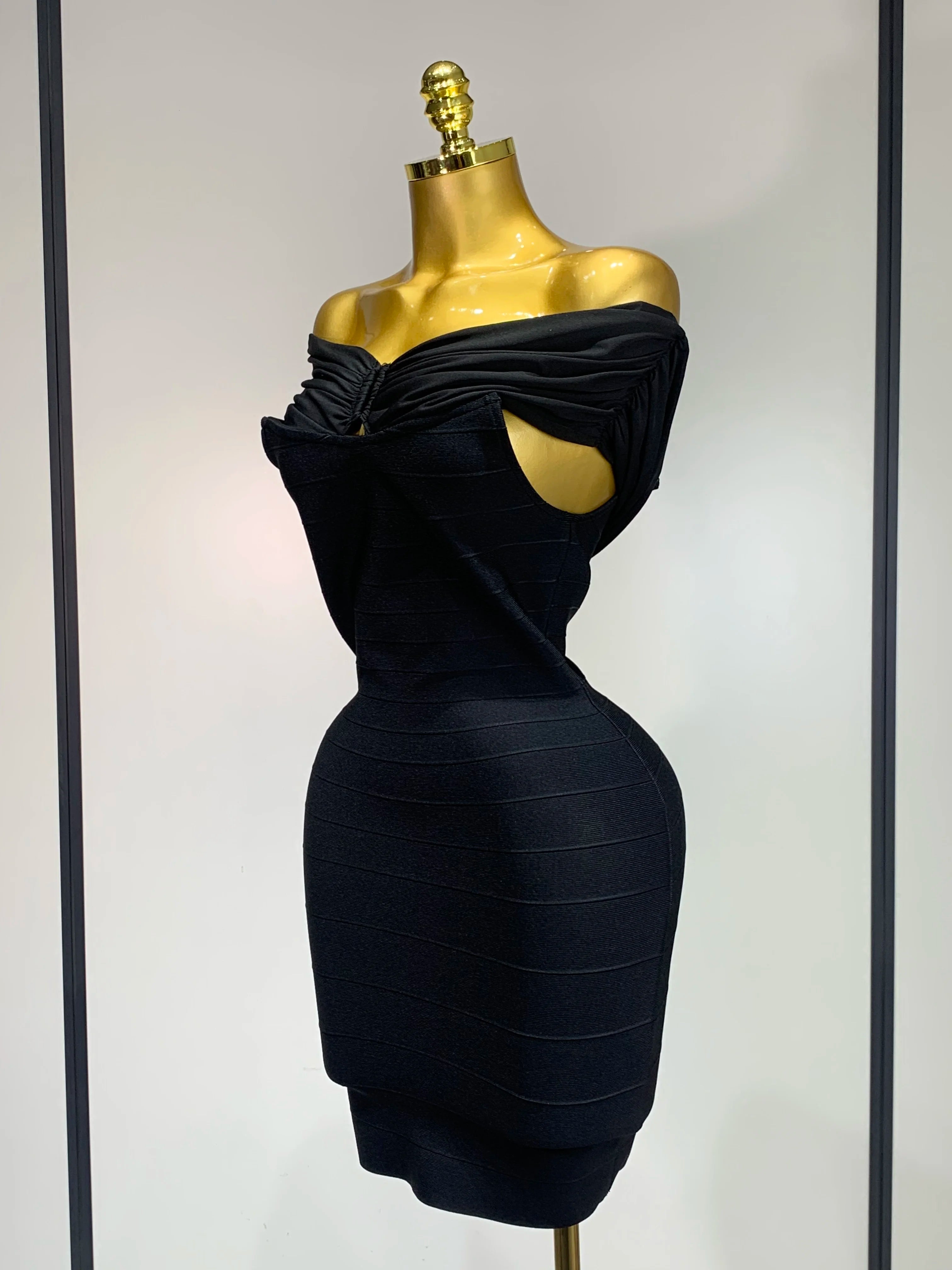 Fashion Sexy Strapless 2025 Black Off-shoulder Mini Bodycon Bandade Dress Celebrity Cocktail Party Luxury Birthday Club Dresses