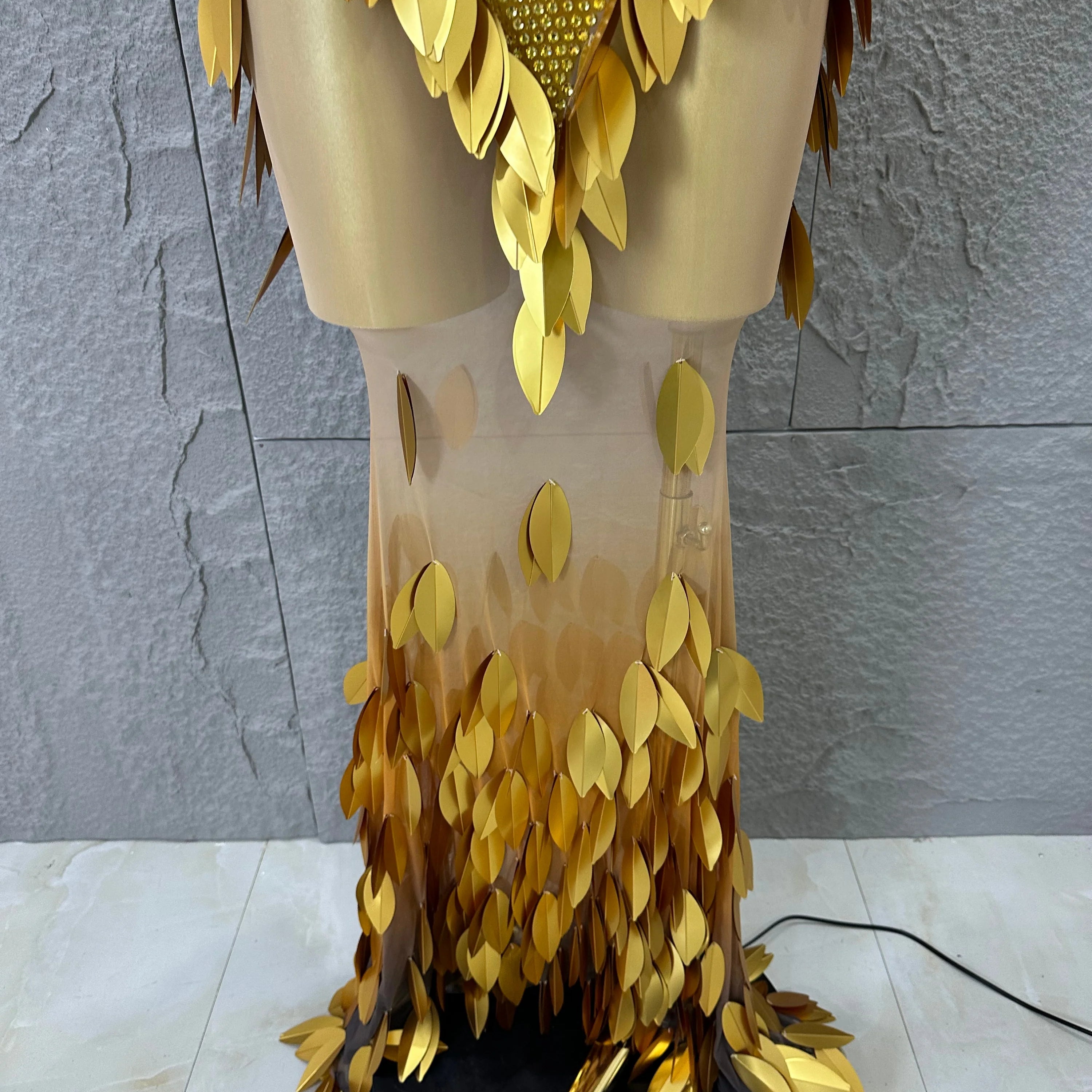 Luxurious Gold Strapless Dress Women Sexy Sheer Mesh Full Crystal Beaded Leaf Form-Fitting Mermaid Formal Event Party Costume