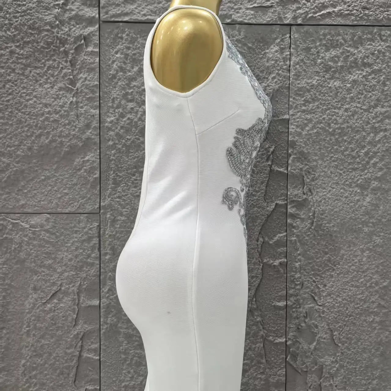 White Color Women Sleeveless Sexy V-Neck Sequins Bodycon Mini Bandage Dress Fashion Celebrate Nightclub Party Birthday Outfit