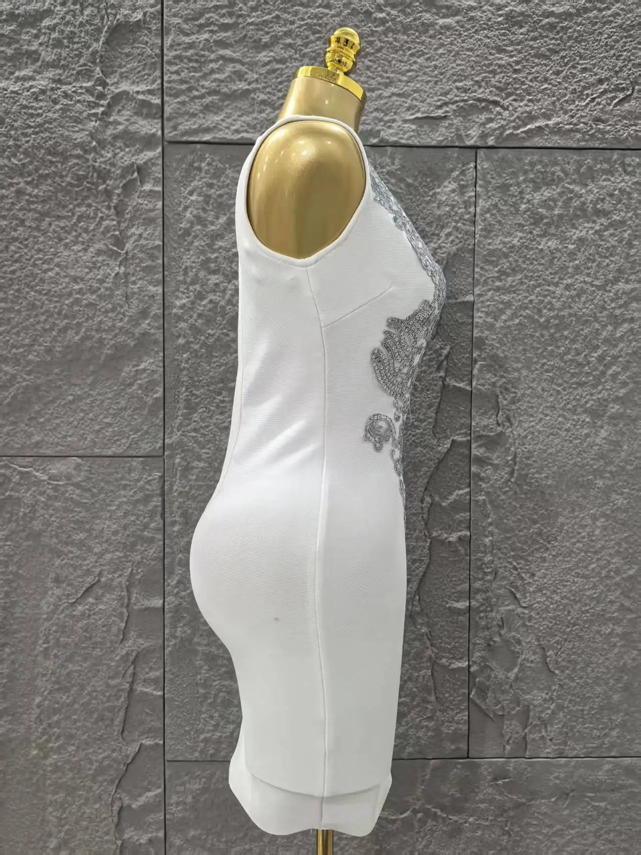 White Color Women Sleeveless Sexy V-Neck Sequins Bodycon Mini Bandage Dress Fashion Celebrate Nightclub Party Birthday Outfit