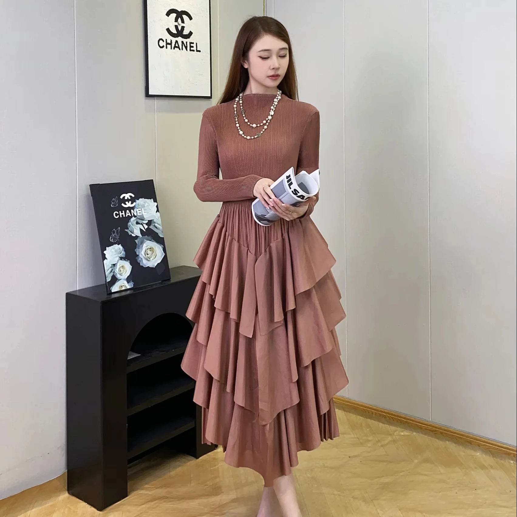 2024 Hot Selling Ladies Casual Pleated Stretch Loose Round Neck Long Sleeve Pleated Cake Dress Brown One Size
