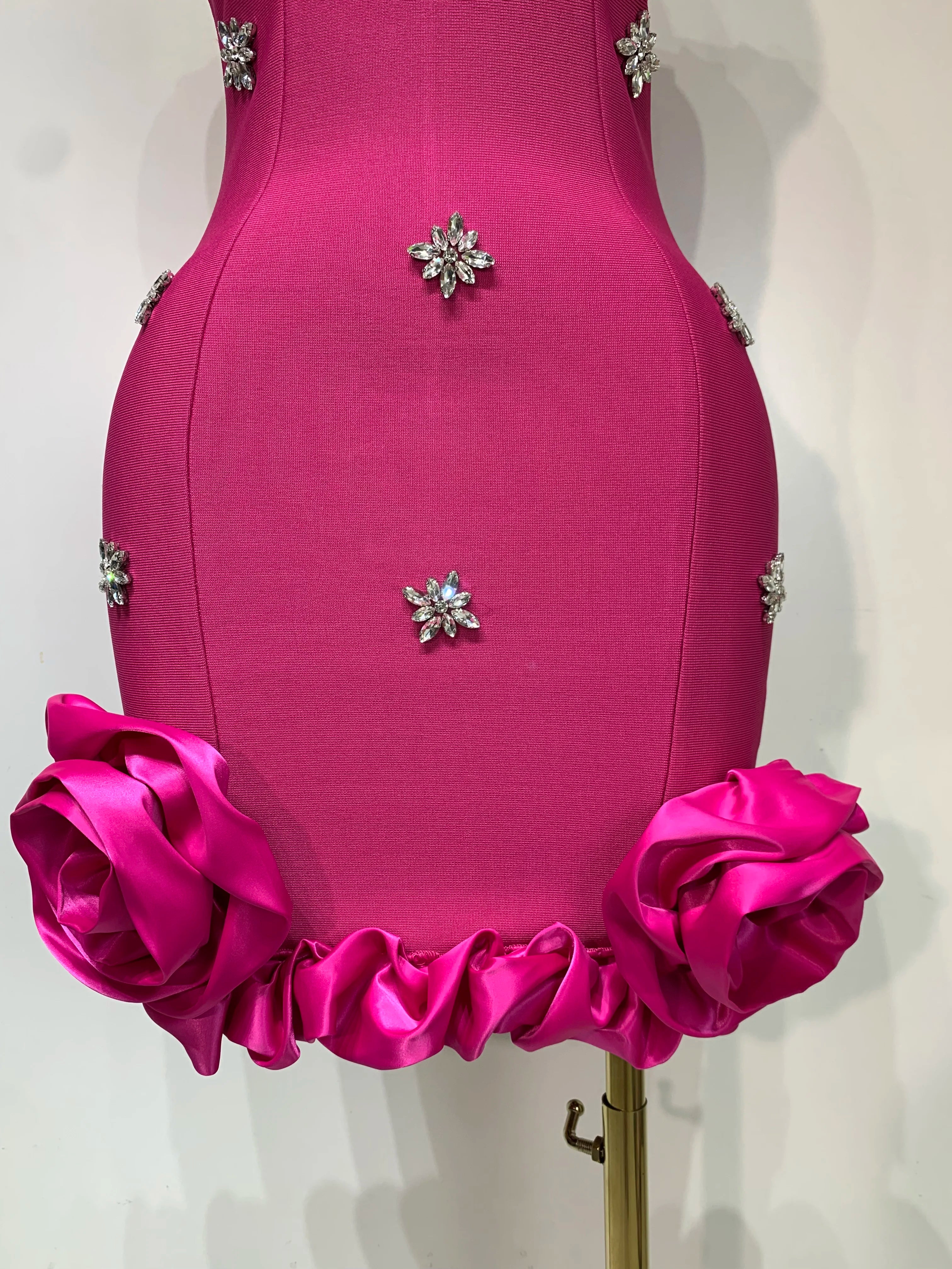 Shining Diamonds Sleeveless Sexy Bodycon Mini Bandage Dress Ruffles Celebrate Evening Party Luxury Birthday Outfit Vestido