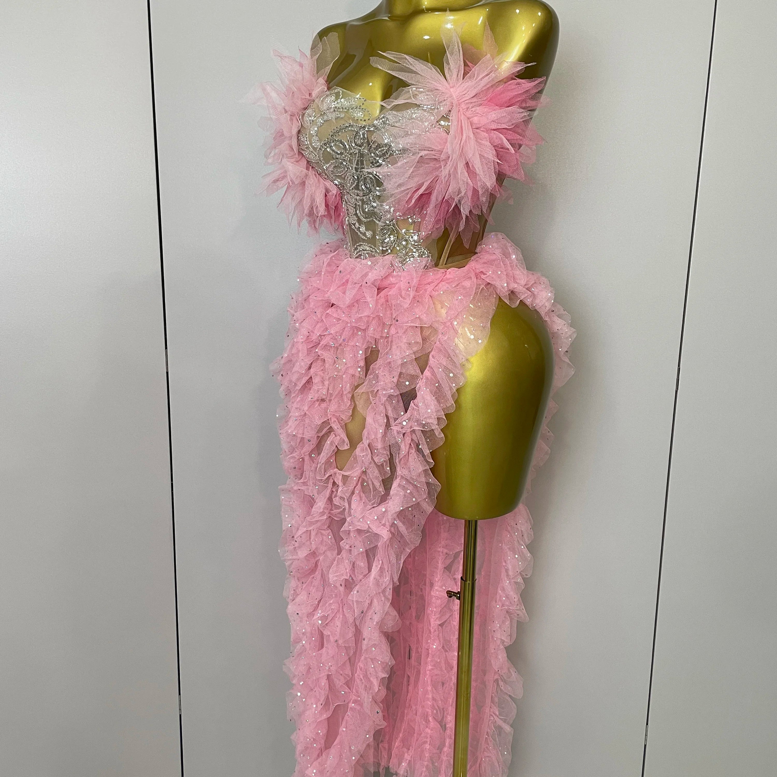 2025 Women Pink Ruffles Sexy Strapless Mini Tops 2 PCS Set Dress Nightclub Bar Birthday Party Evening Stage Performance Costume