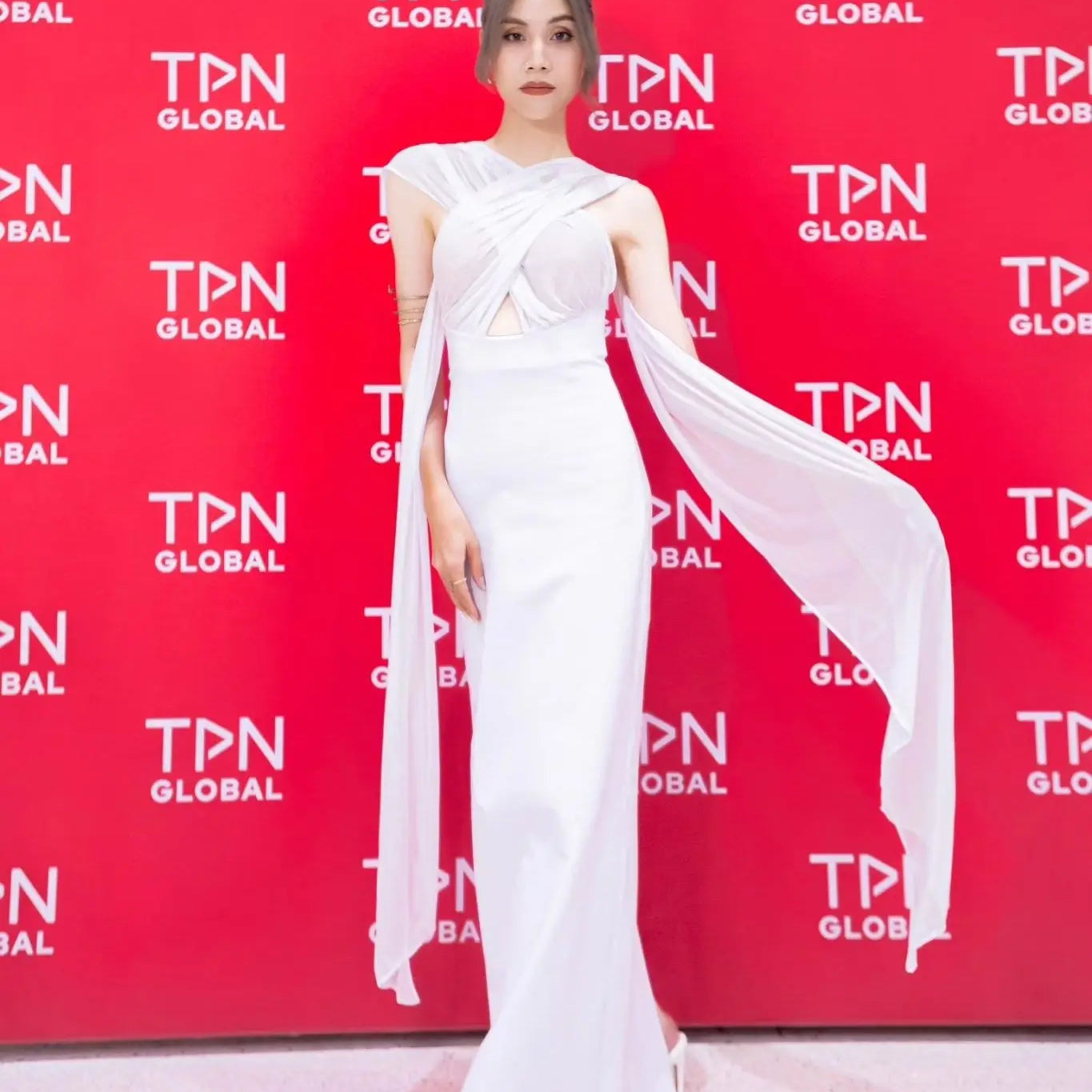 Black White Color Women Sexy Halter Off the Shoulder Sexy Mesh Long Dress Celebrate Evening Party Red Carpet Dress Wholesale