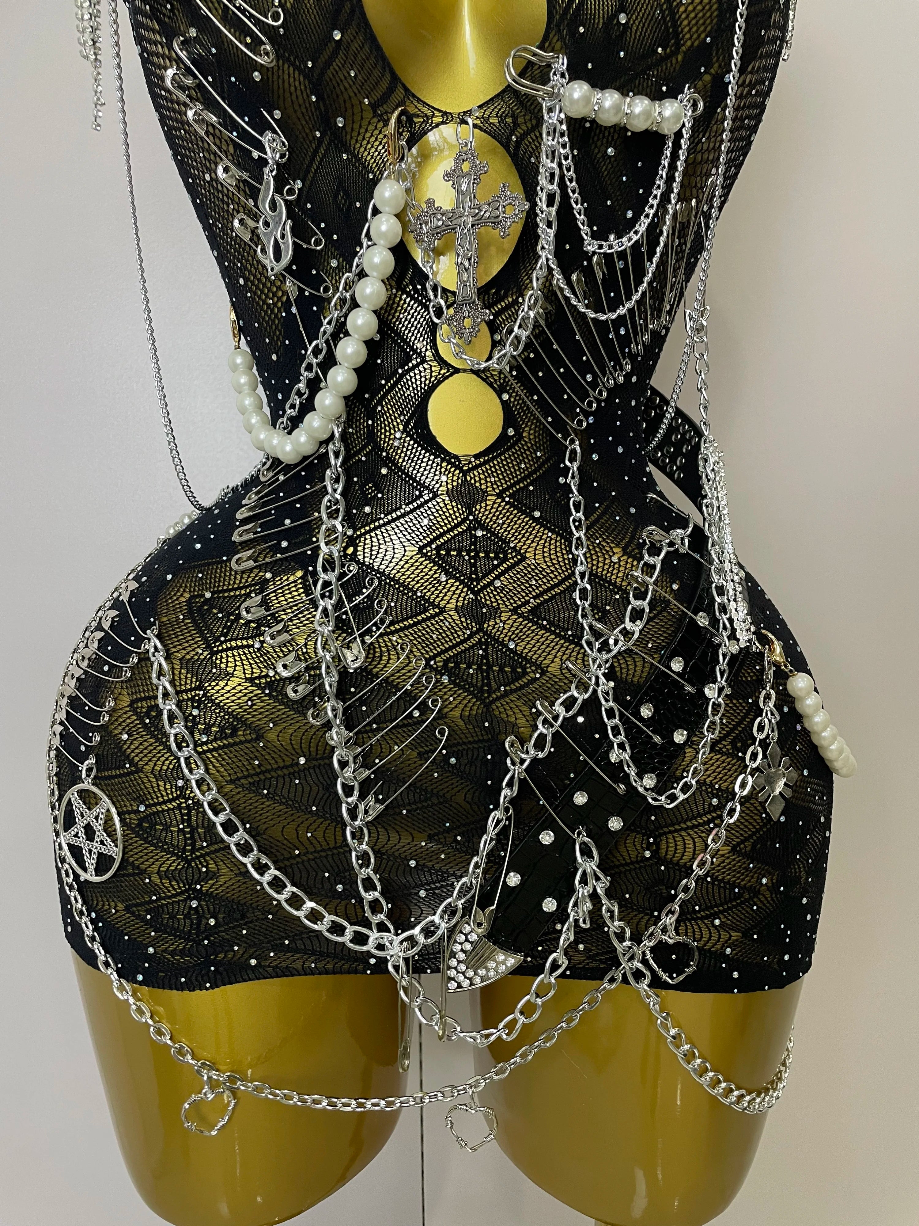 STOCK Sexy Fashion Pin Decoration Fringe Beading Short Party Dress 2025 Women Hollow Out Nightclub Performance Singer Costume