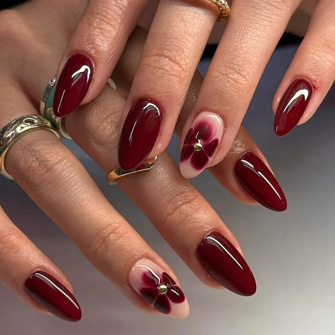 24Pcs Fashion Wine Red Press on Nails French Fake Nail Tips Short Almond Bow Design False Nails Set Wearable Full Cover Manicure 3695