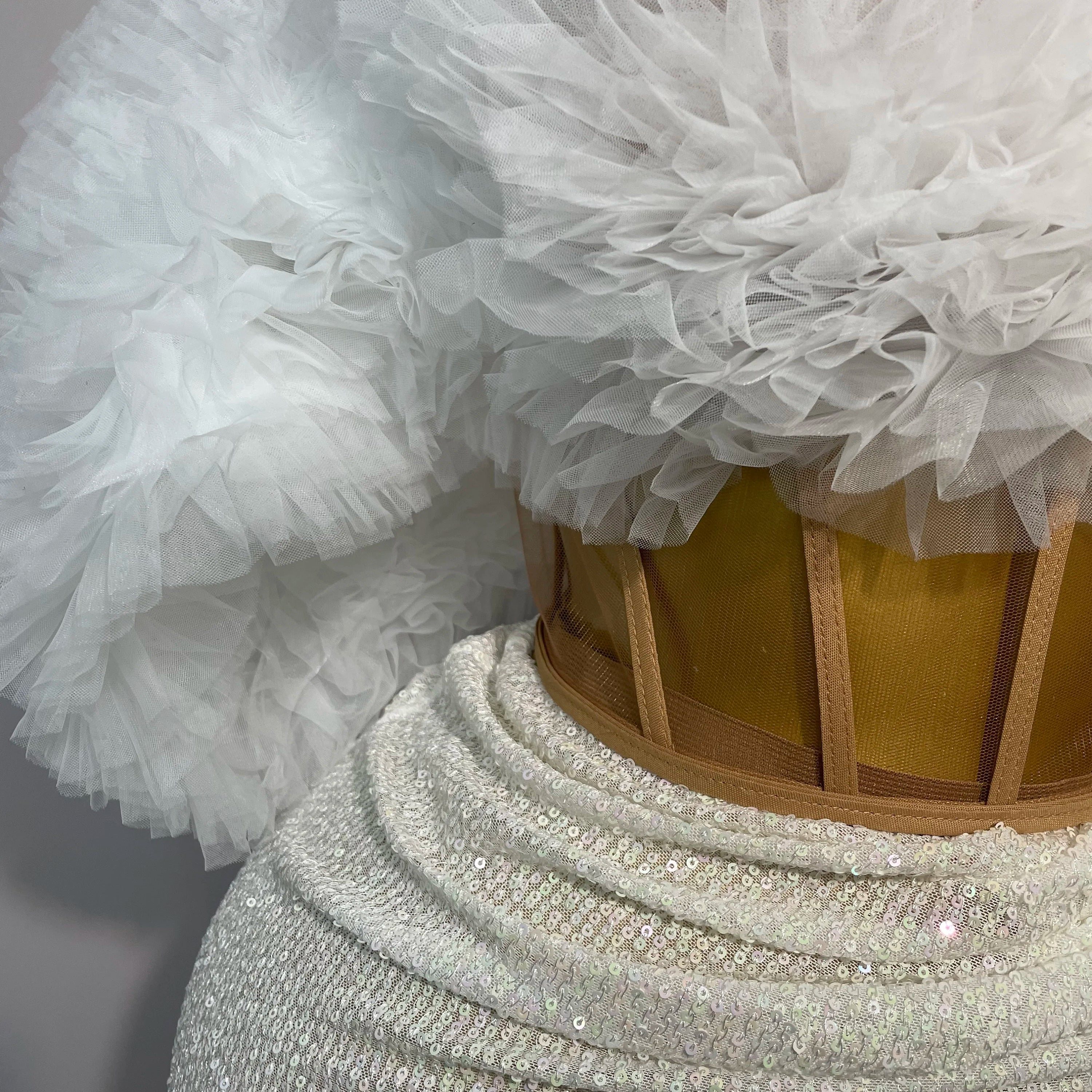 2025 Women White Sequins Top Short Skirt Two Pieces Set Sexy Celebrate Evening Prom Birthday Dress Nightclub Stage Outfit