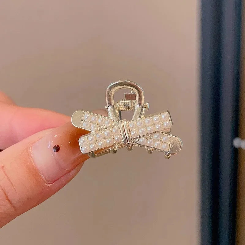Mini Pearl Hair Claws Clips for Women Elegant Rhinestone Headwear Hairpins Hair Crab Barrettes Hair Accessories for Women Q One Size