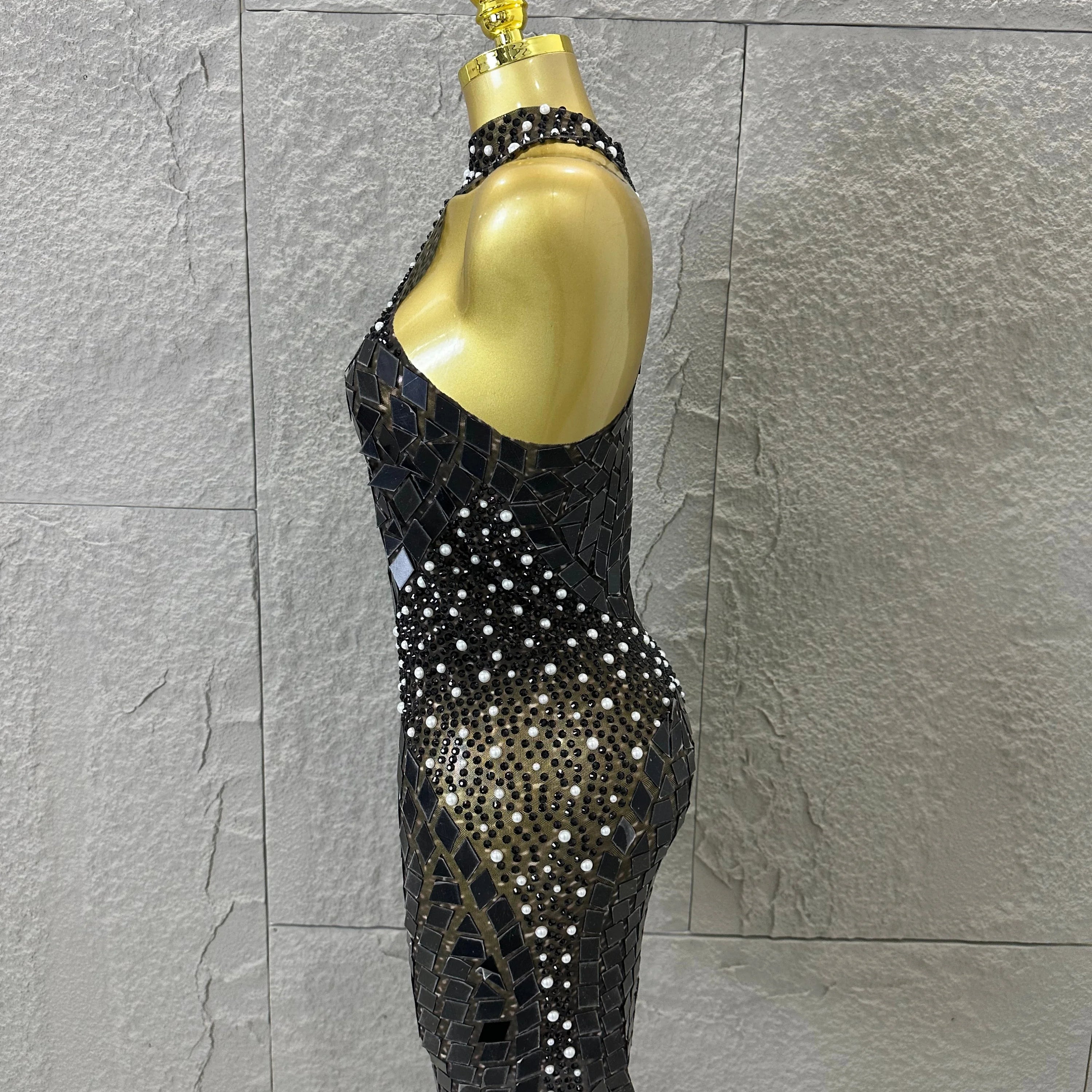 Luxury Black Gold Red Halter Neck Bandage Mini Dress Diamond Mirror Pearl Embellished Bodycon Formal Evening Gown