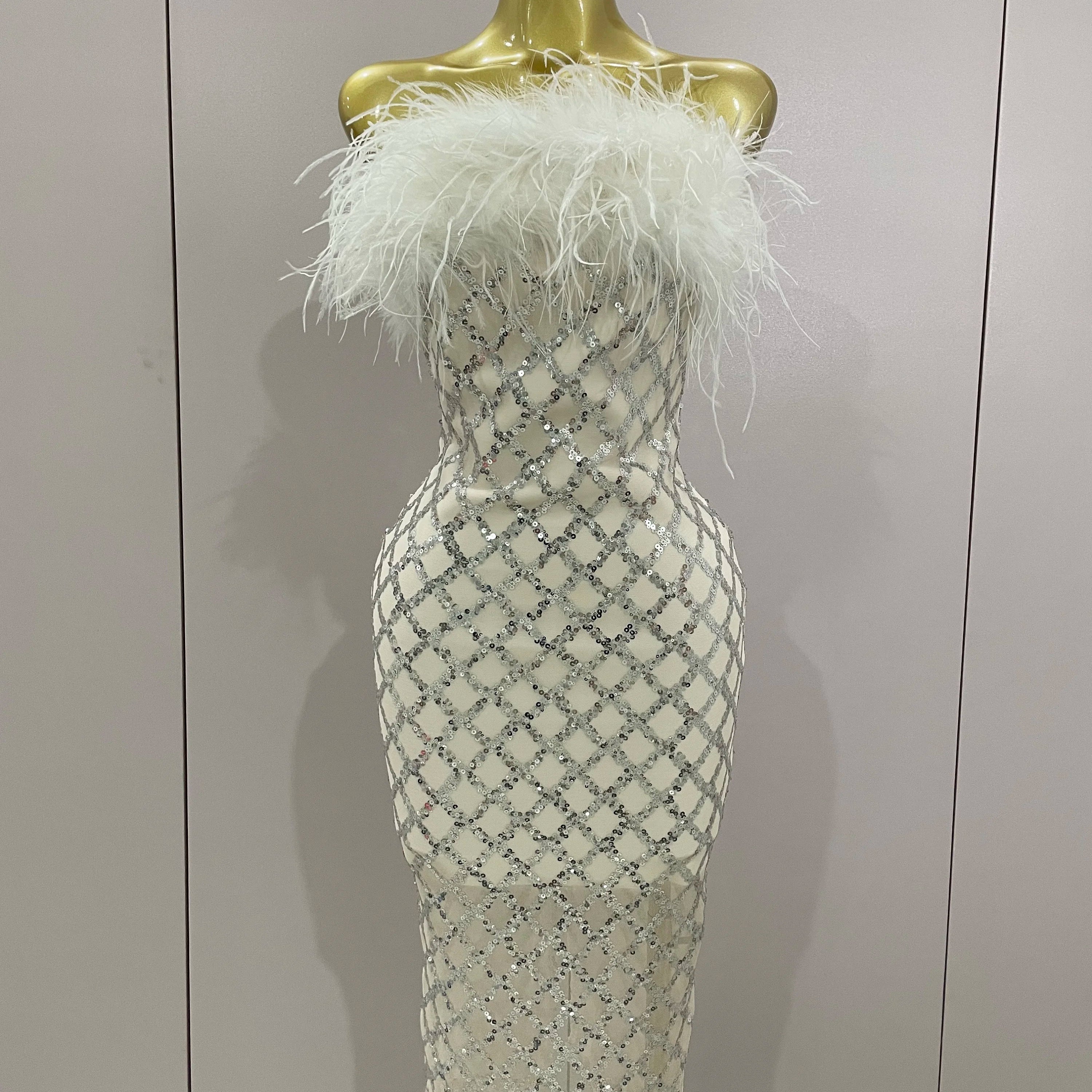 2025 New Shinning White Feathers Sequins Straples Bodycon Dress Women Fashion Celebrate Luxury Birthday Party Cocktail Dress WHITE