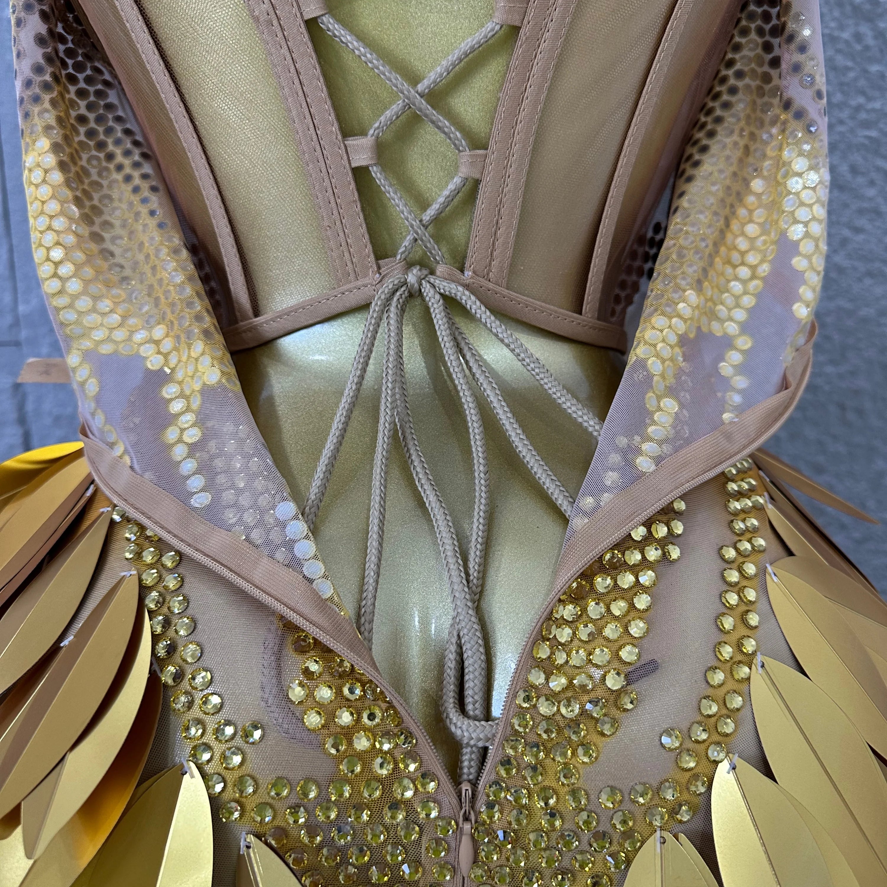 Luxurious Gold Strapless Dress Women Sexy Sheer Mesh Full Crystal Beaded Leaf Form-Fitting Mermaid Formal Event Party Costume