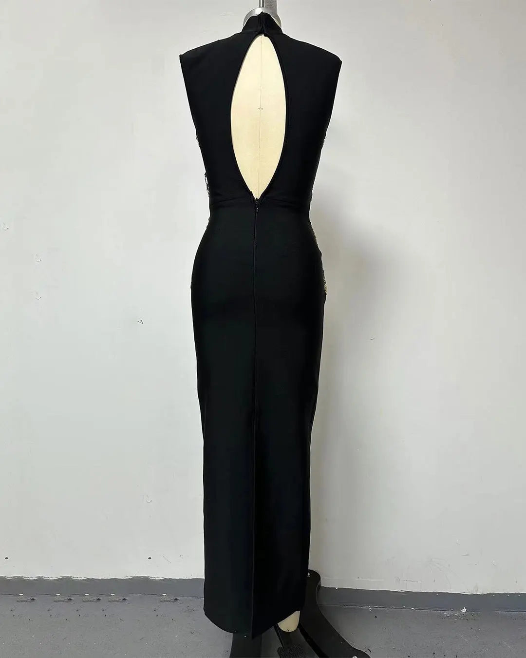 Women Sleeveless Sexy O-Neck Big Crystal Keyholes Bodycon Bandage Long Dress Fashion Celebrate Evening Party Outfit