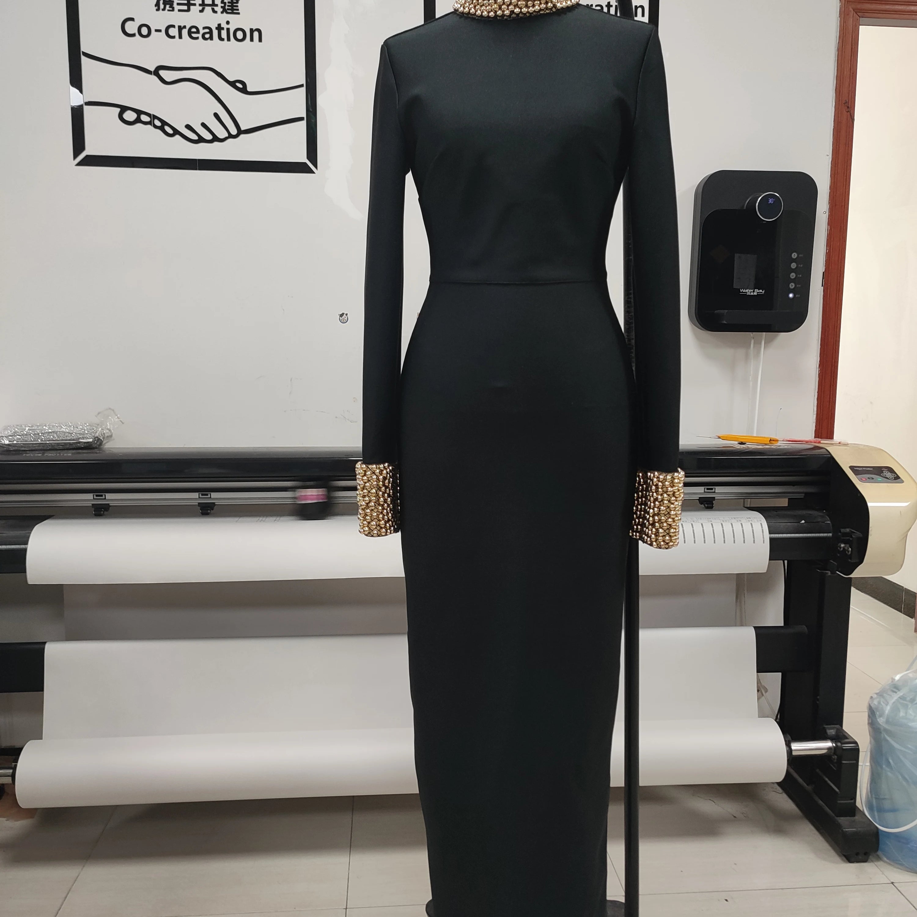 2024 New Winter Black Women Long Sleeve Sexy Golden Beading Bodycon Bandage Long Dress Backless Celebrate Evening Party Outfit