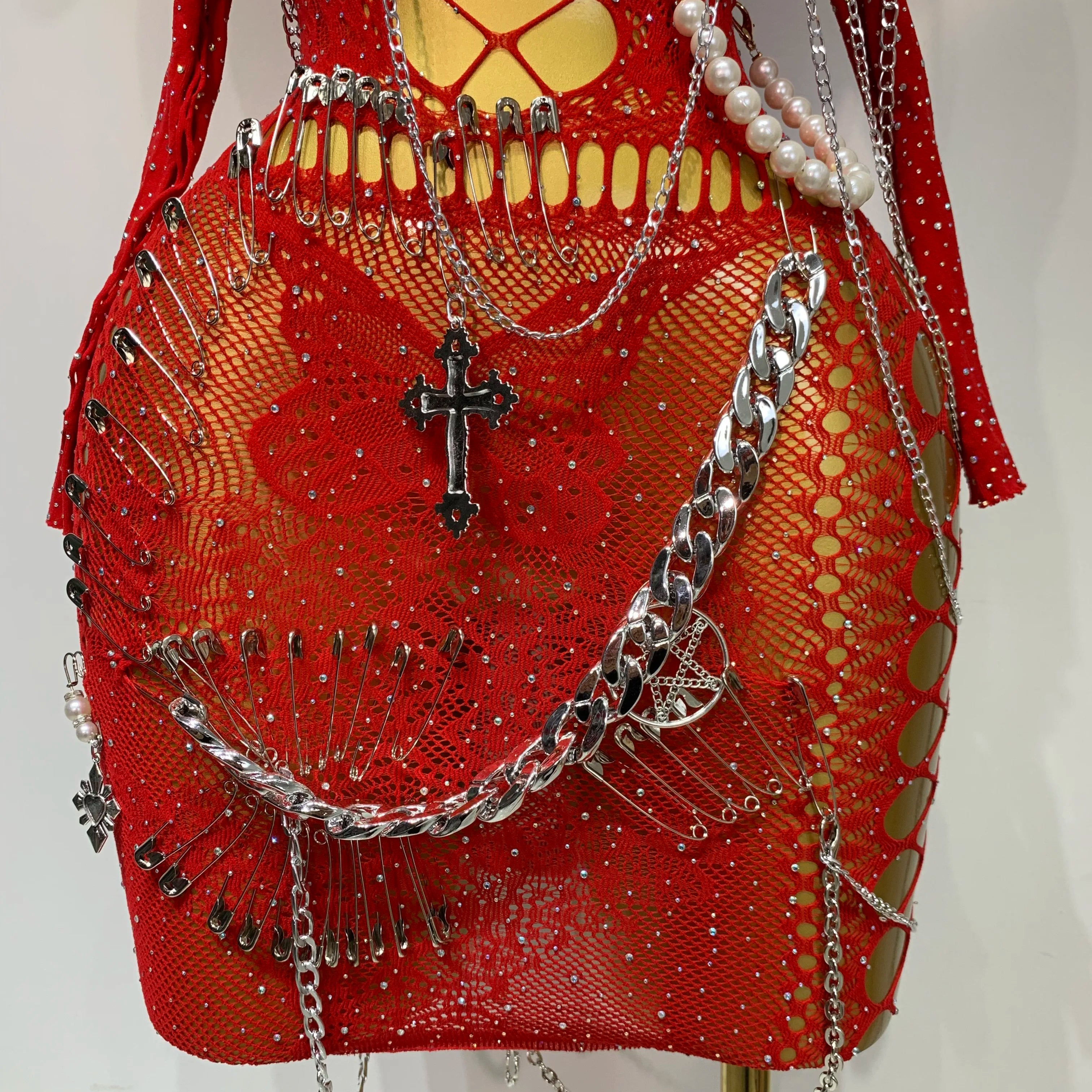 Women Sexy Hollow Out Pearl Chain Bodycon Dress Sleeveless High Stretchy Mini Dress Evening Party Nightclub Singer Stage Outfit