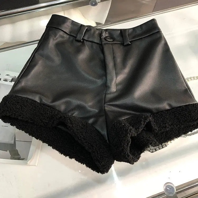2023 Winter New Women Sexy High Waist PU Leather Combination Fur Design Slim Shorts black