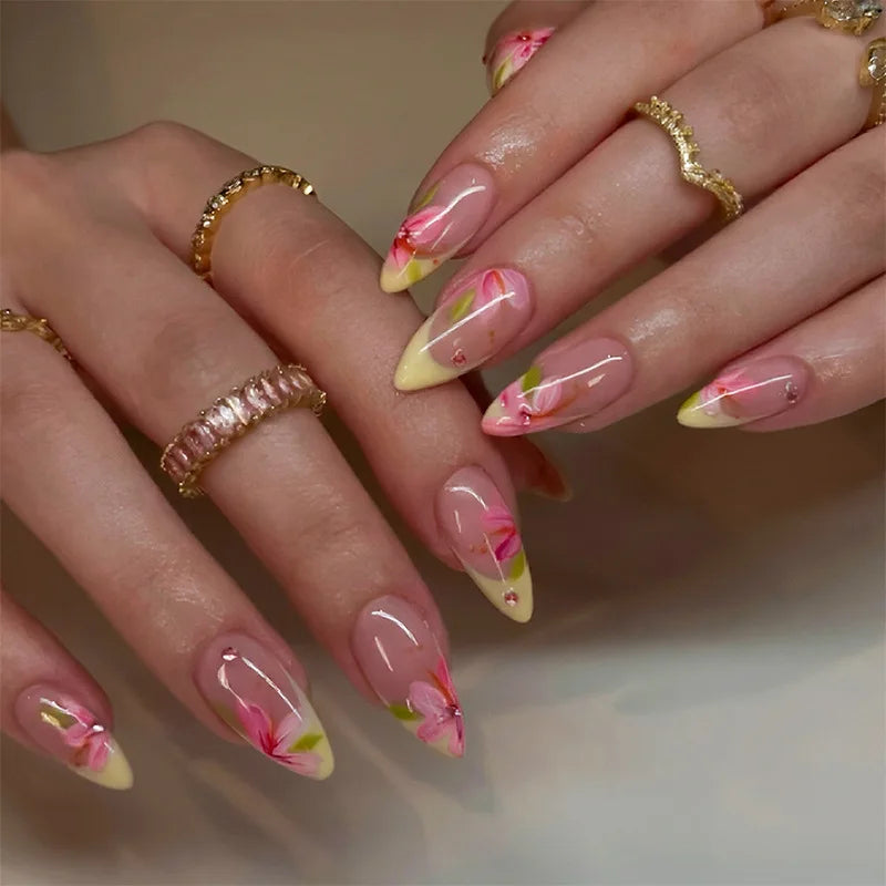 24Pcs Summer Wearable Press on Nails with Pink Heart-shape Pattern Design Short Almond Fake Nail Tip Cute Round Head False Nails 2504-012