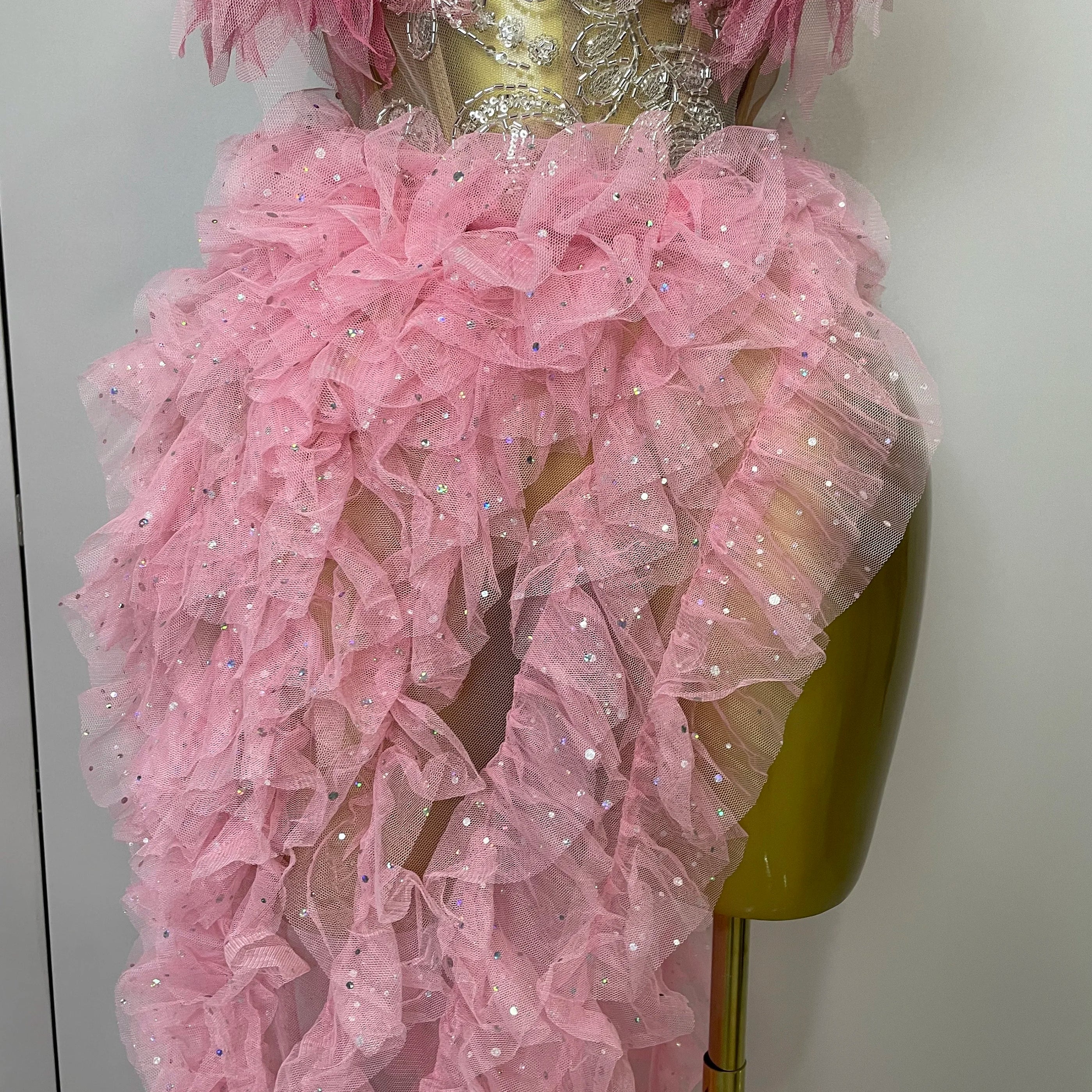 2025 Women Pink Ruffles Sexy Strapless Mini Tops 2 PCS Set Dress Nightclub Bar Birthday Party Evening Stage Performance Costume