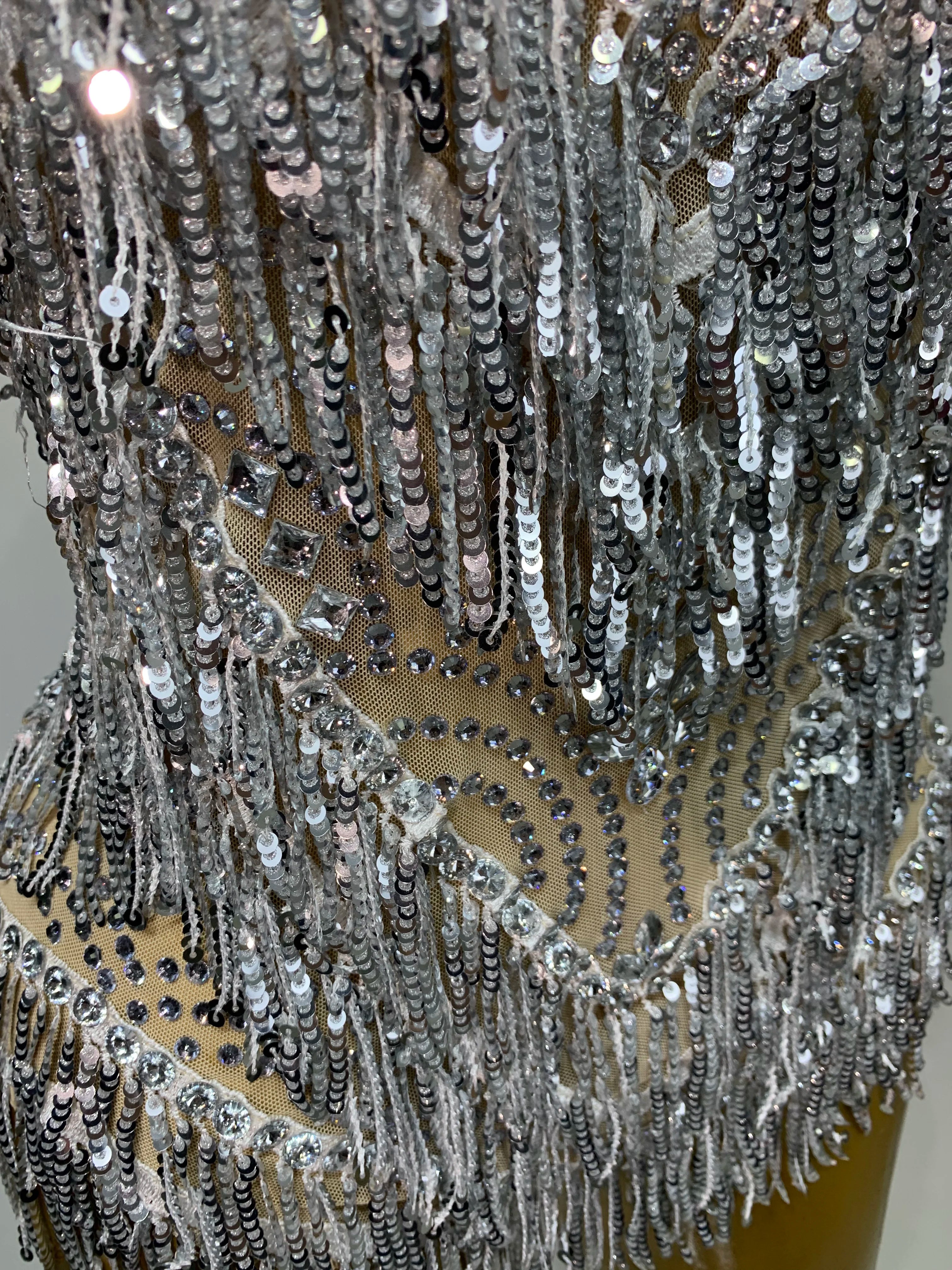 Sparkly Rhinestone Tassel Sexy Backless Mesh Bodysuit Women Luxury Birthday Party Nightclub Bar Dencer Stage performance Costume