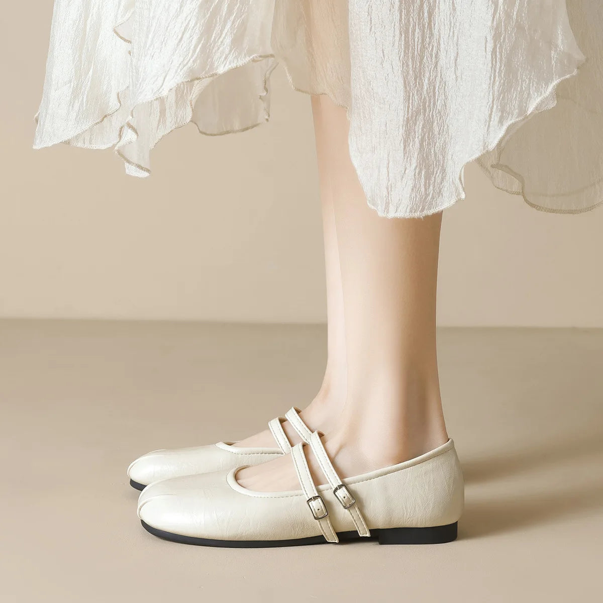 New spring women's outerwear shoes Round toe design Mary Jane shoes Ladies' casual flat shoes Work boat shoes Large sizes 41-43